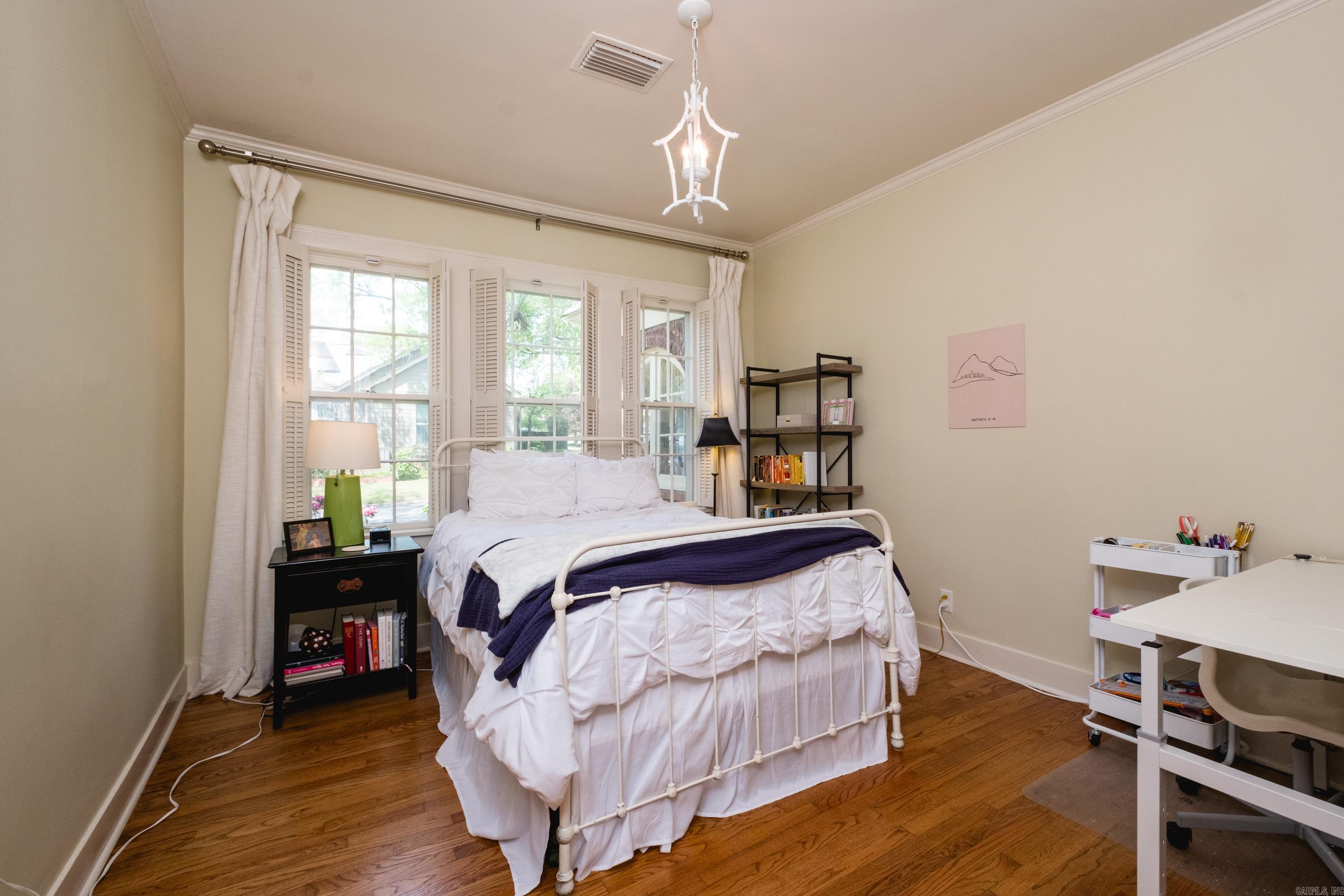 NEWTONS - Residential