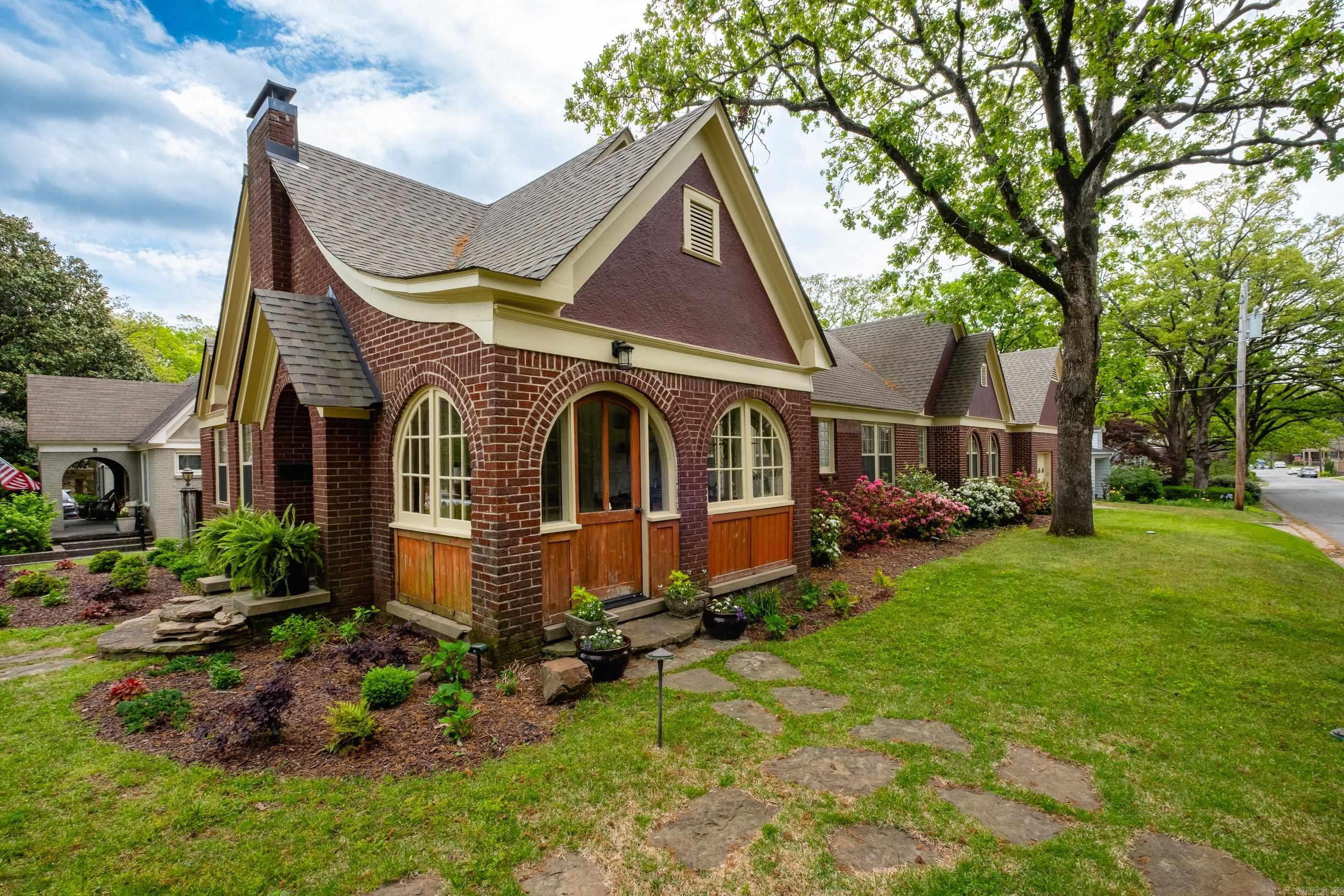 NEWTONS - Residential