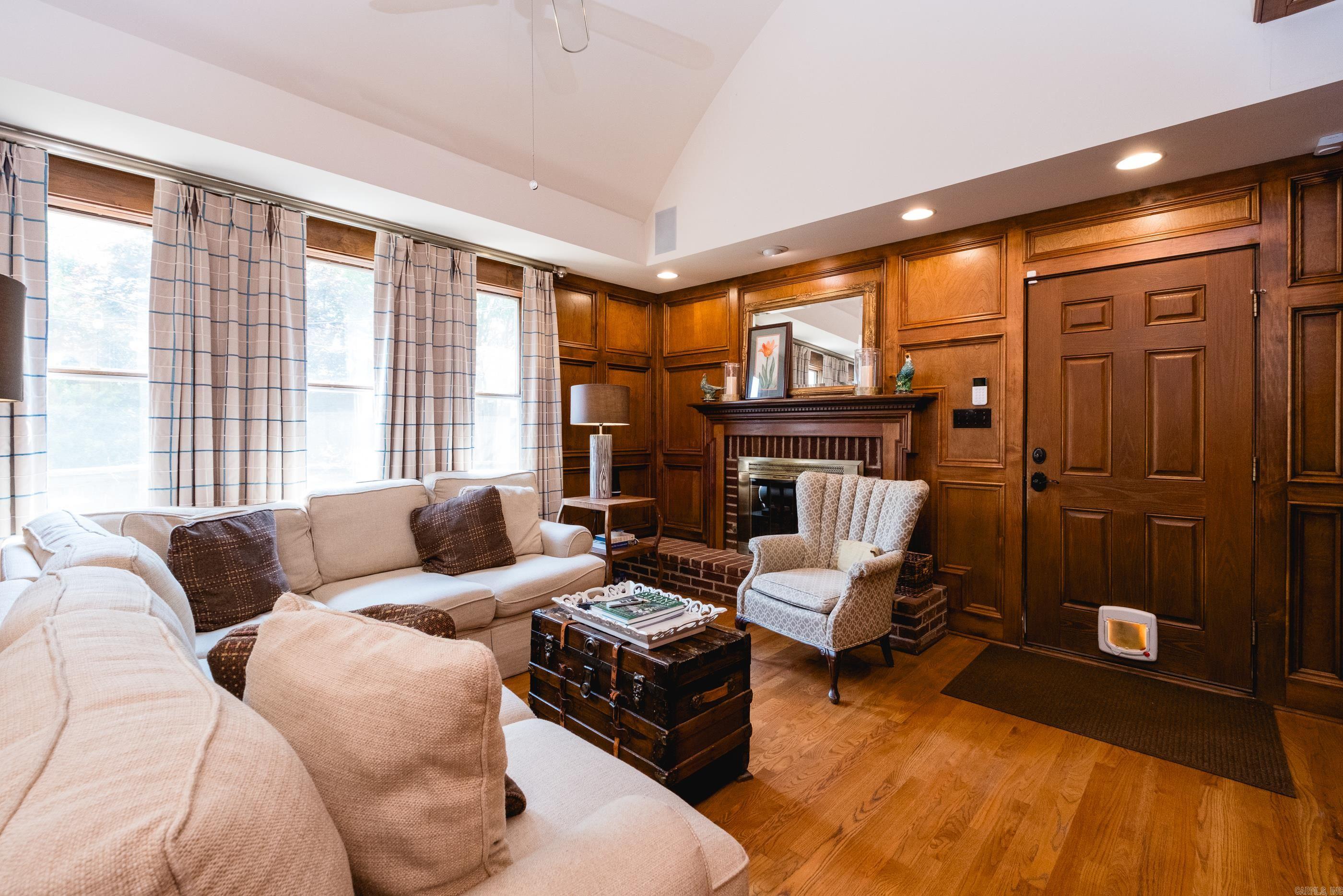 NEWTONS - Residential