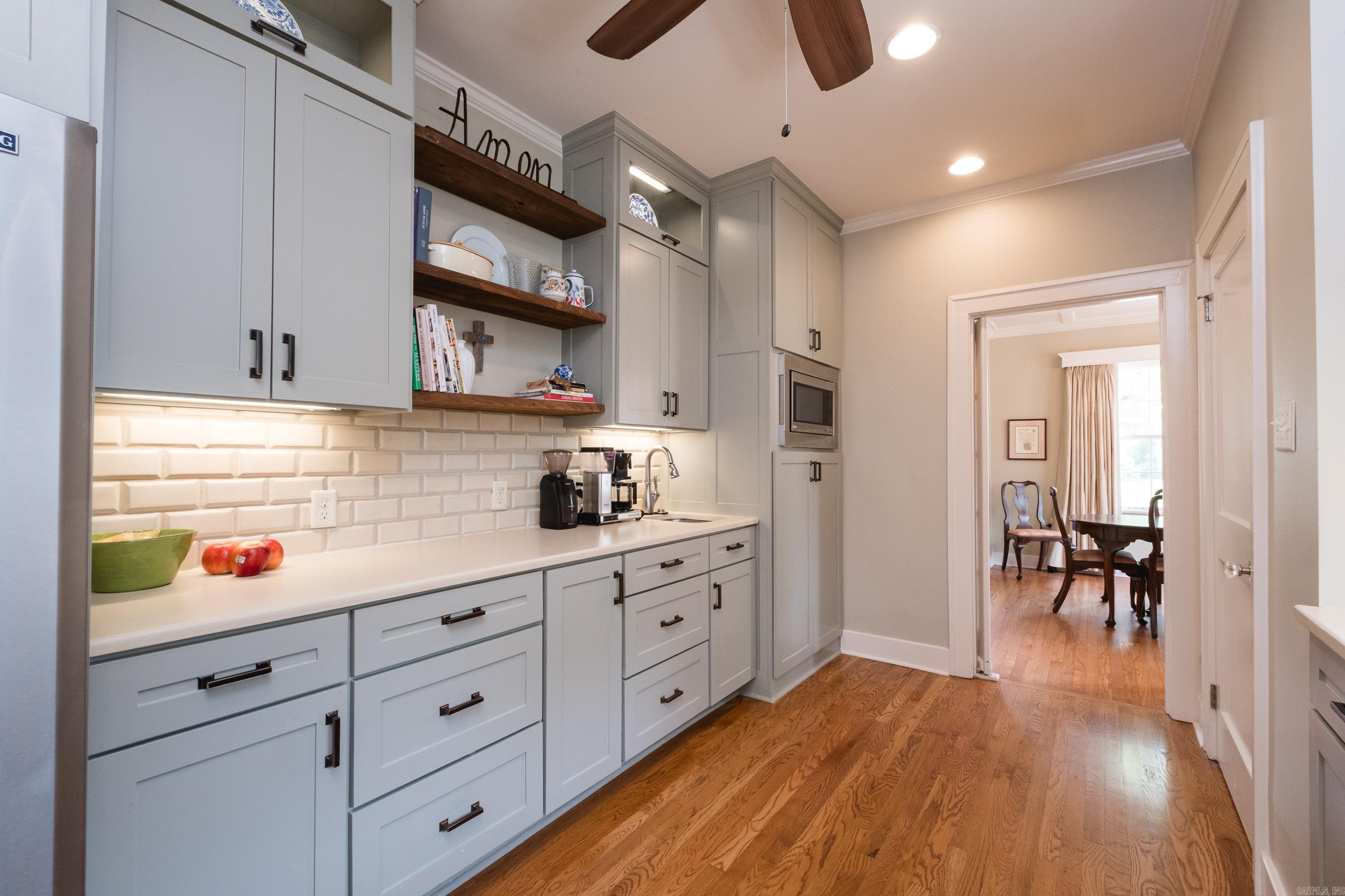 NEWTONS - Residential