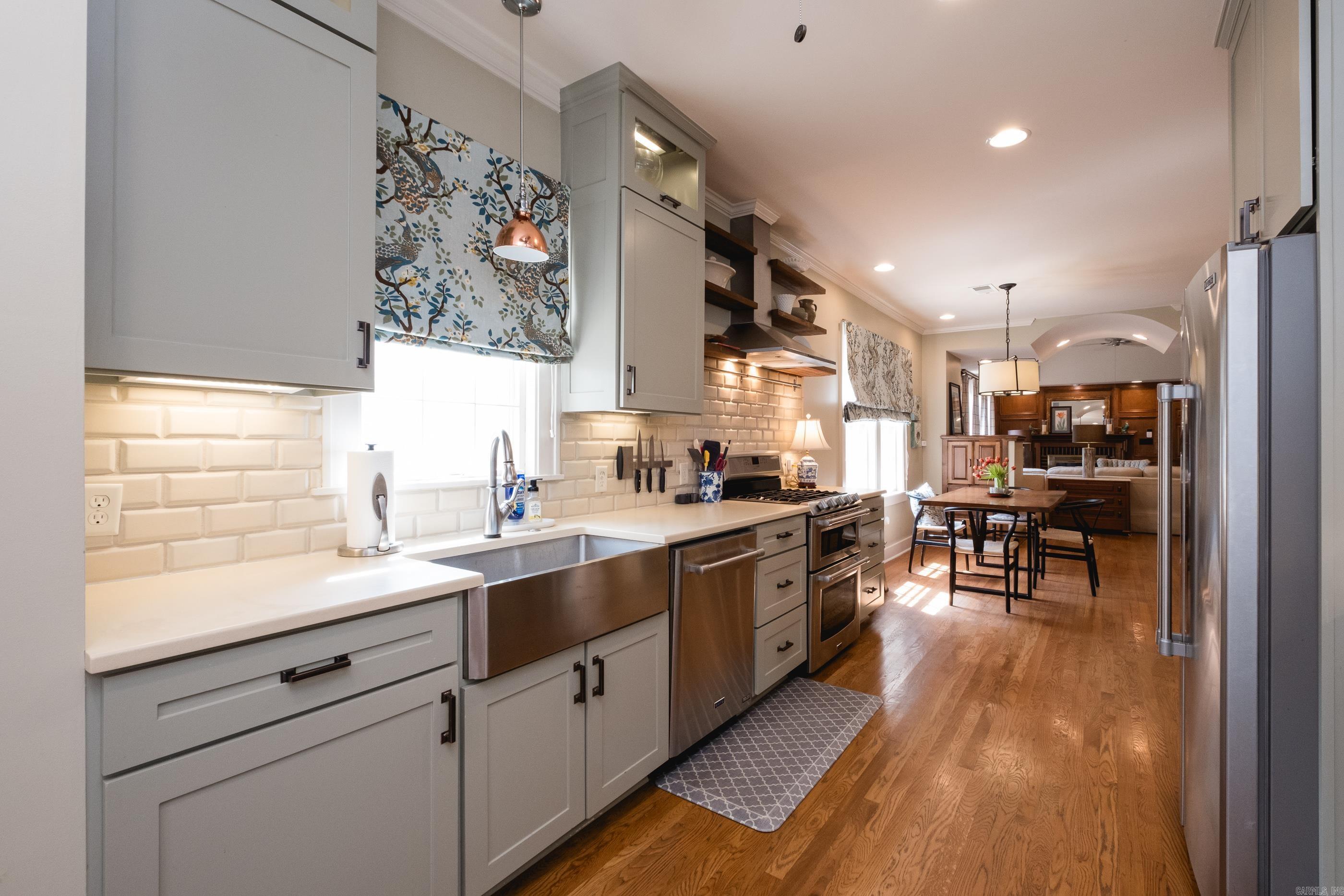 NEWTONS - Residential