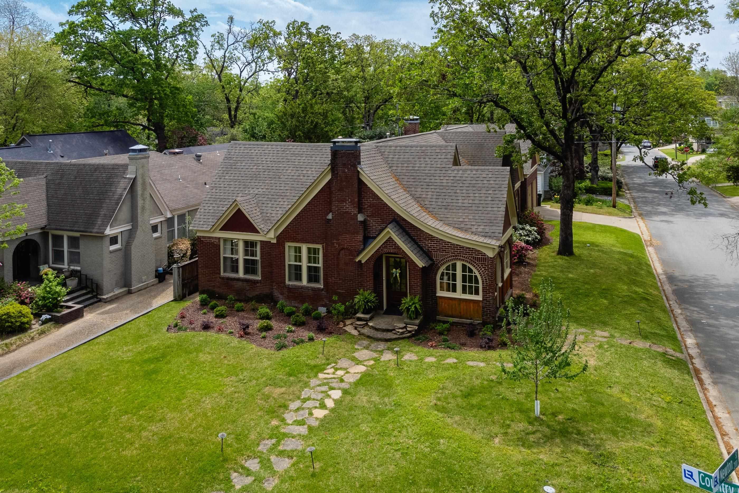 NEWTONS - Residential