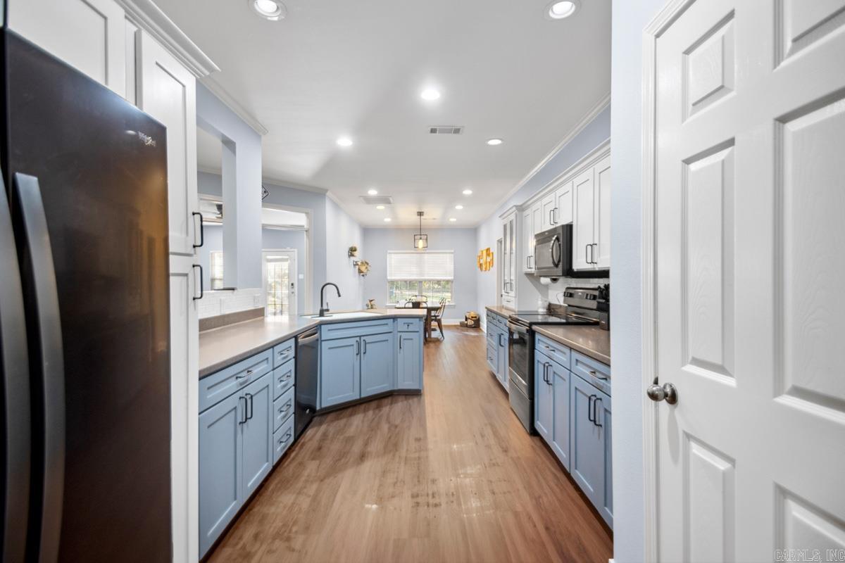 WILLIAMSBURG COVE - Residential