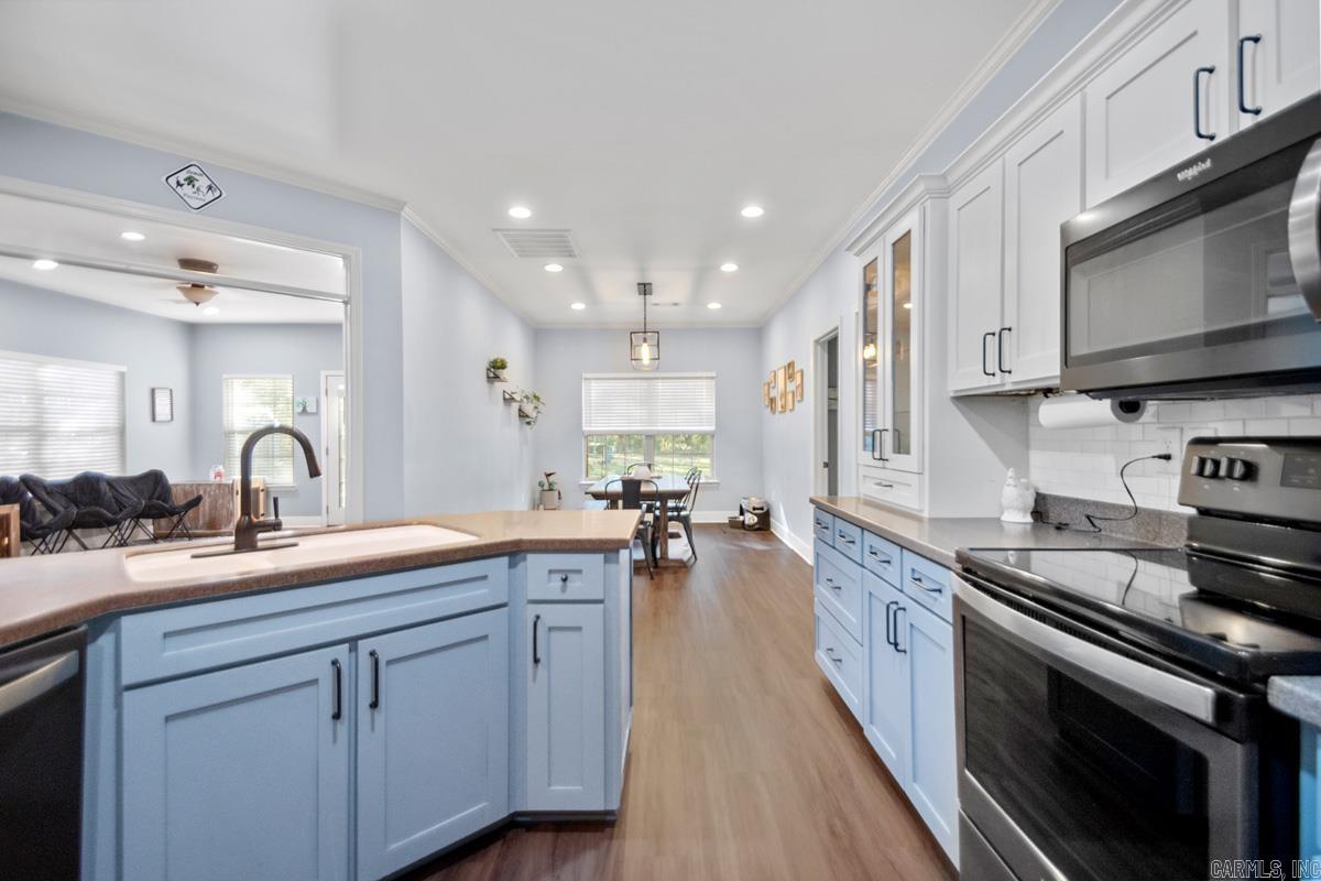 WILLIAMSBURG COVE - Residential