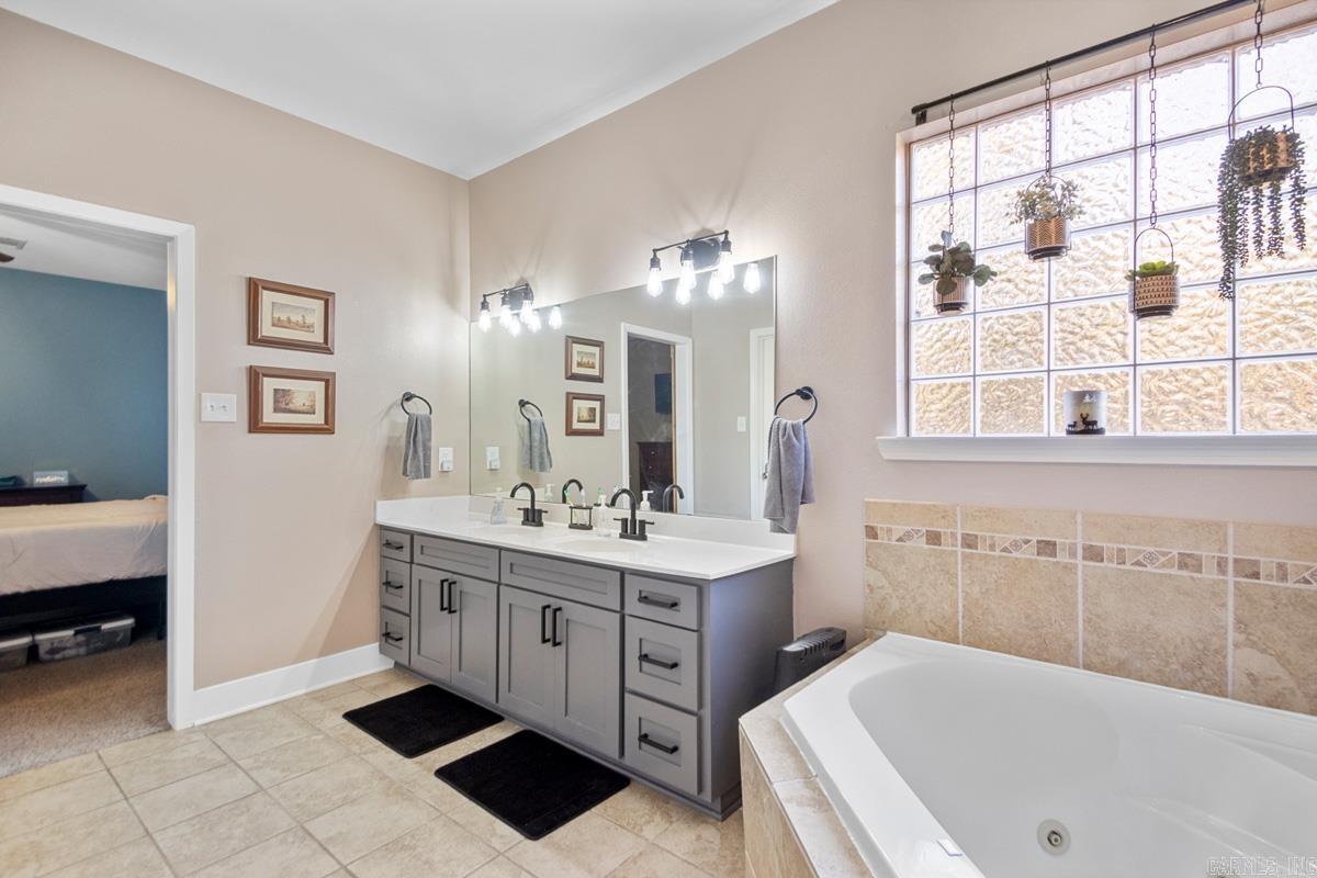 WILLIAMSBURG COVE - Residential