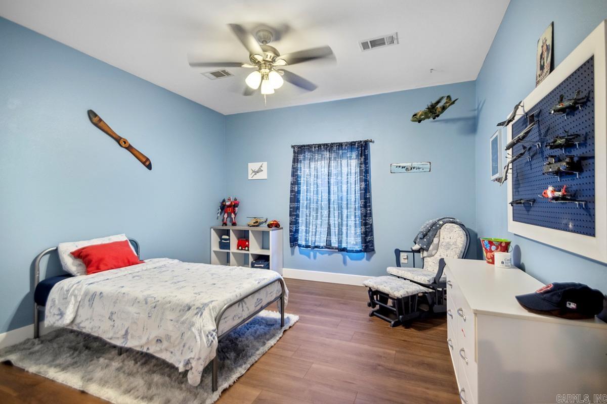 WILLIAMSBURG COVE - Residential