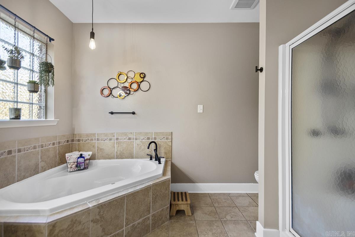 WILLIAMSBURG COVE - Residential