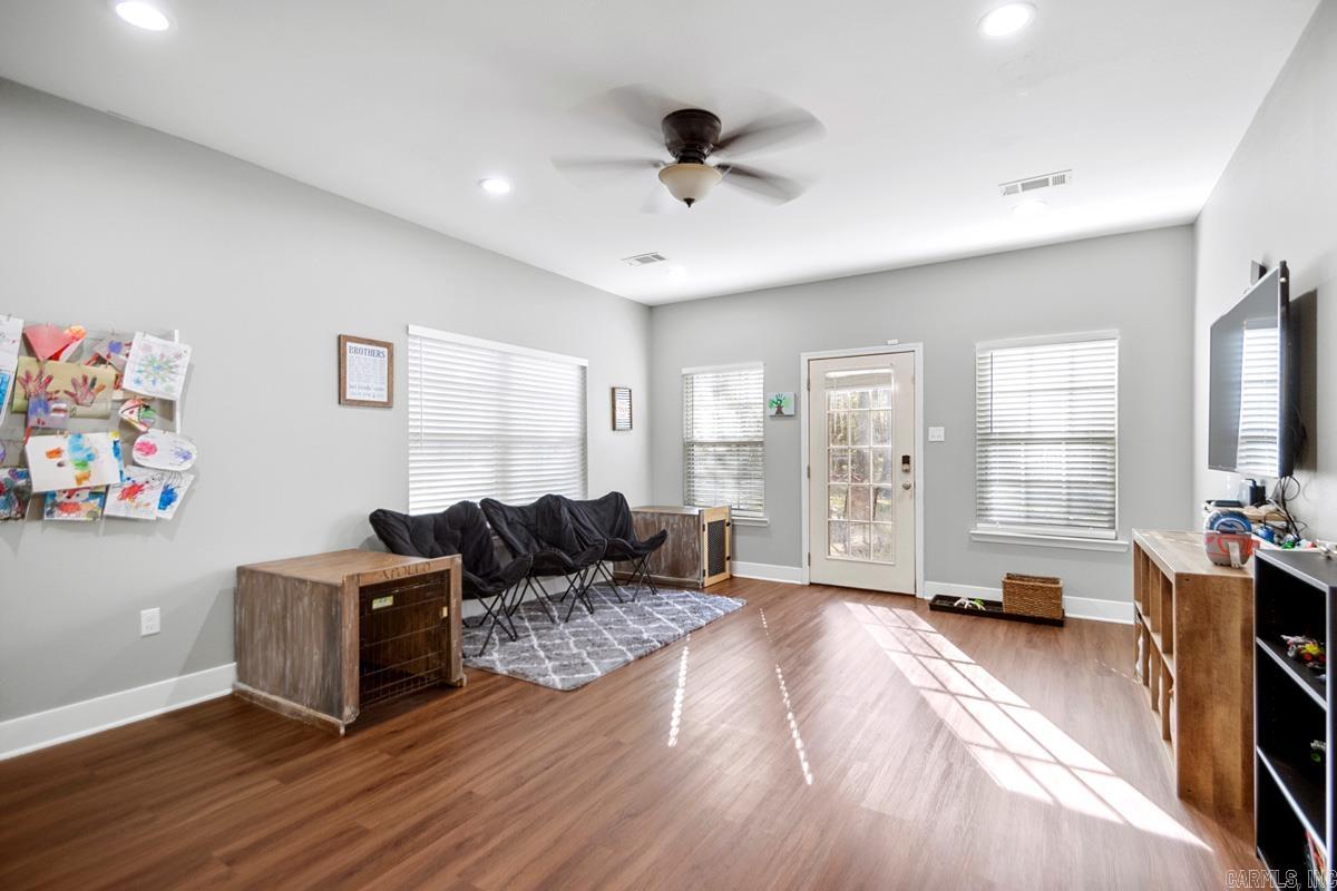 WILLIAMSBURG COVE - Residential