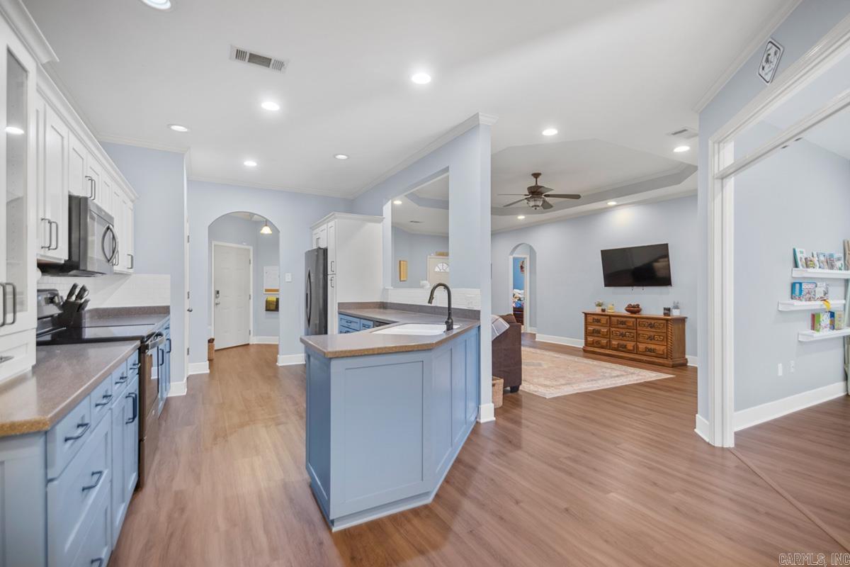 WILLIAMSBURG COVE - Residential