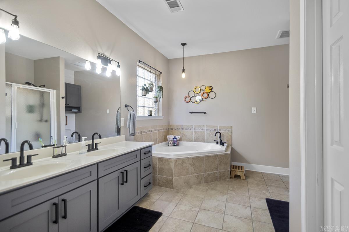 WILLIAMSBURG COVE - Residential