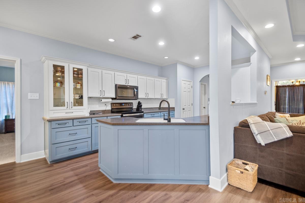 WILLIAMSBURG COVE - Residential