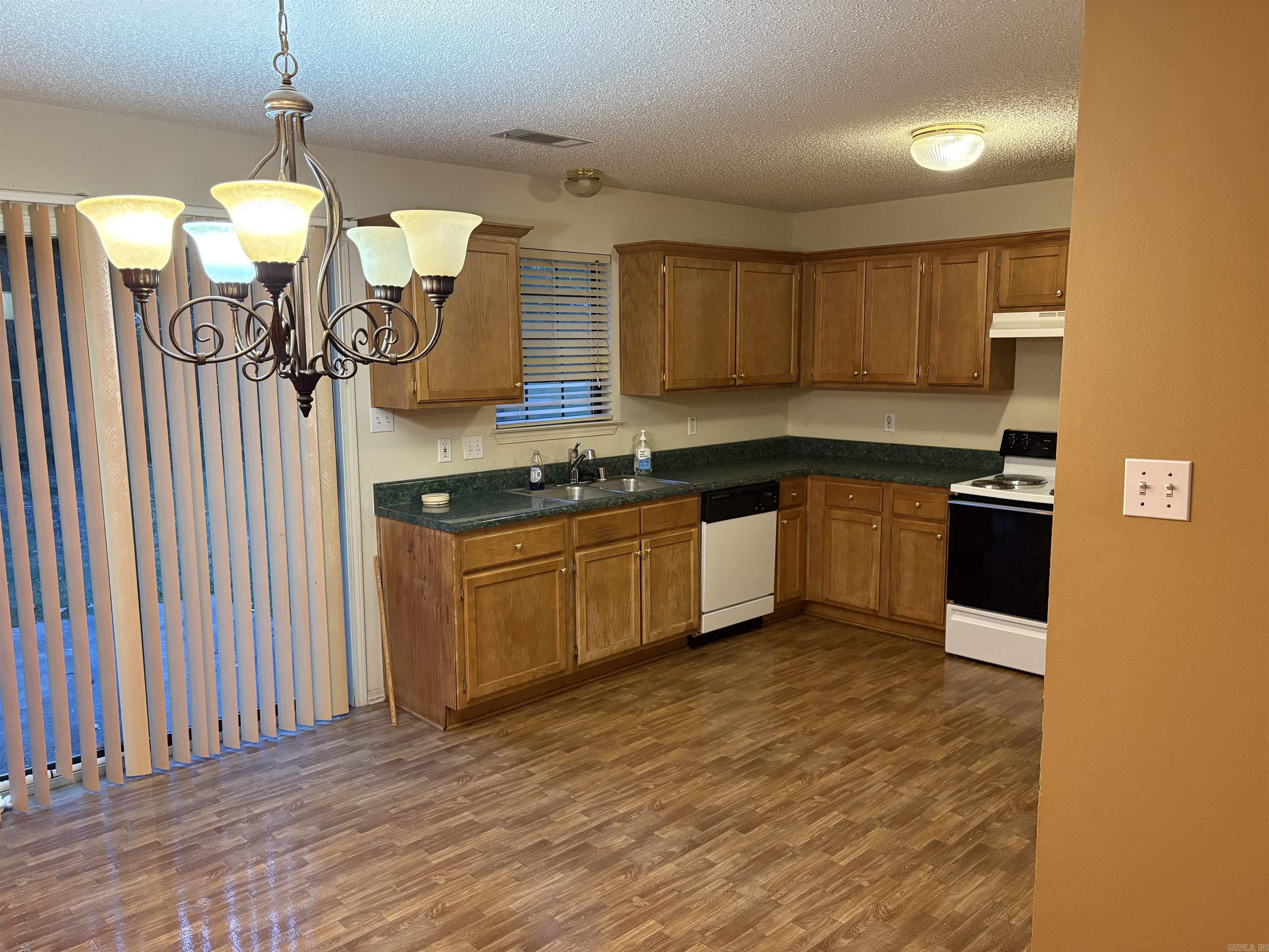 PINEDALE COVE - Residential