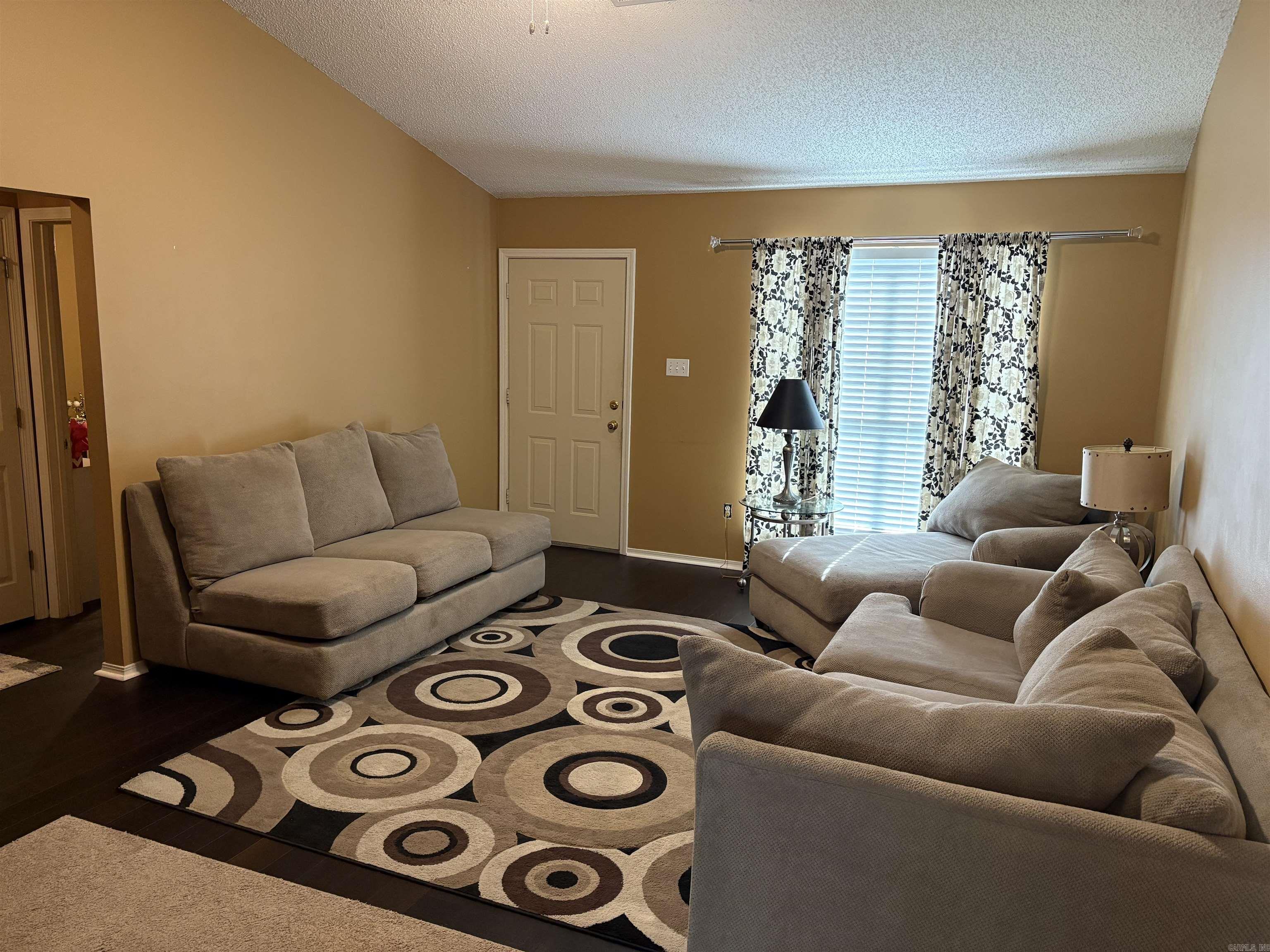 PINEDALE COVE - Residential