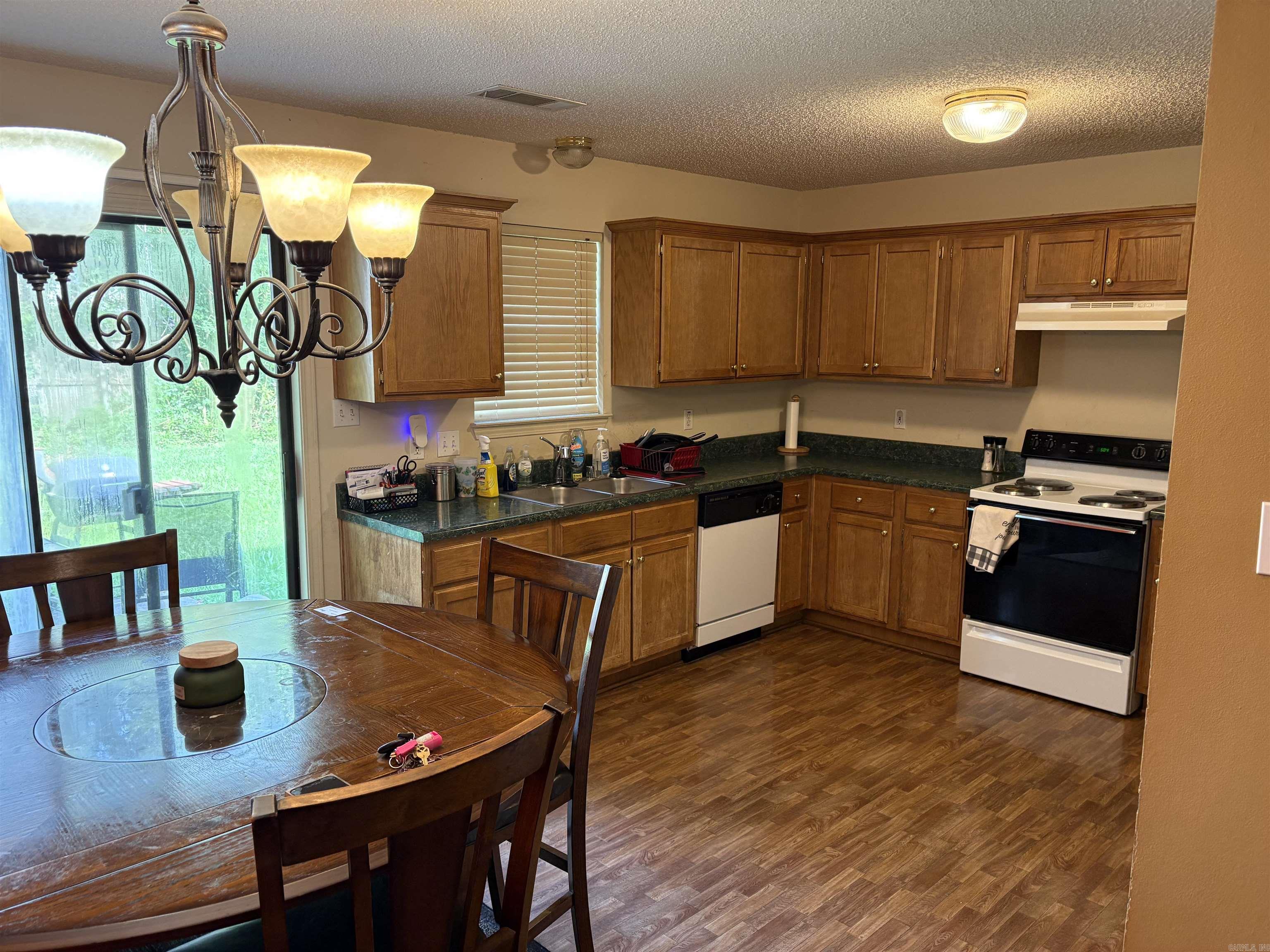PINEDALE COVE - Residential