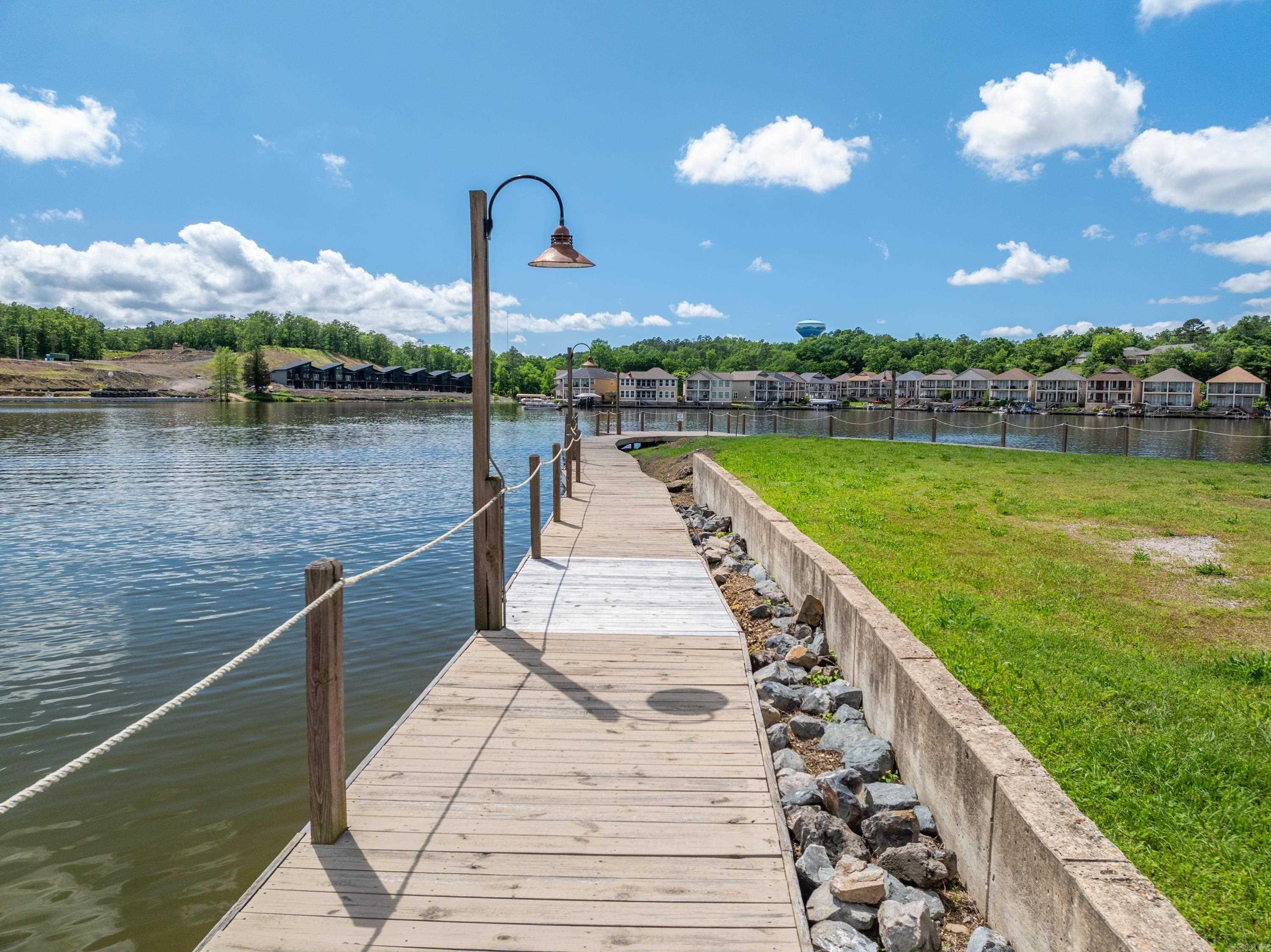 GRAND POINTE VIEW HPR - Residential