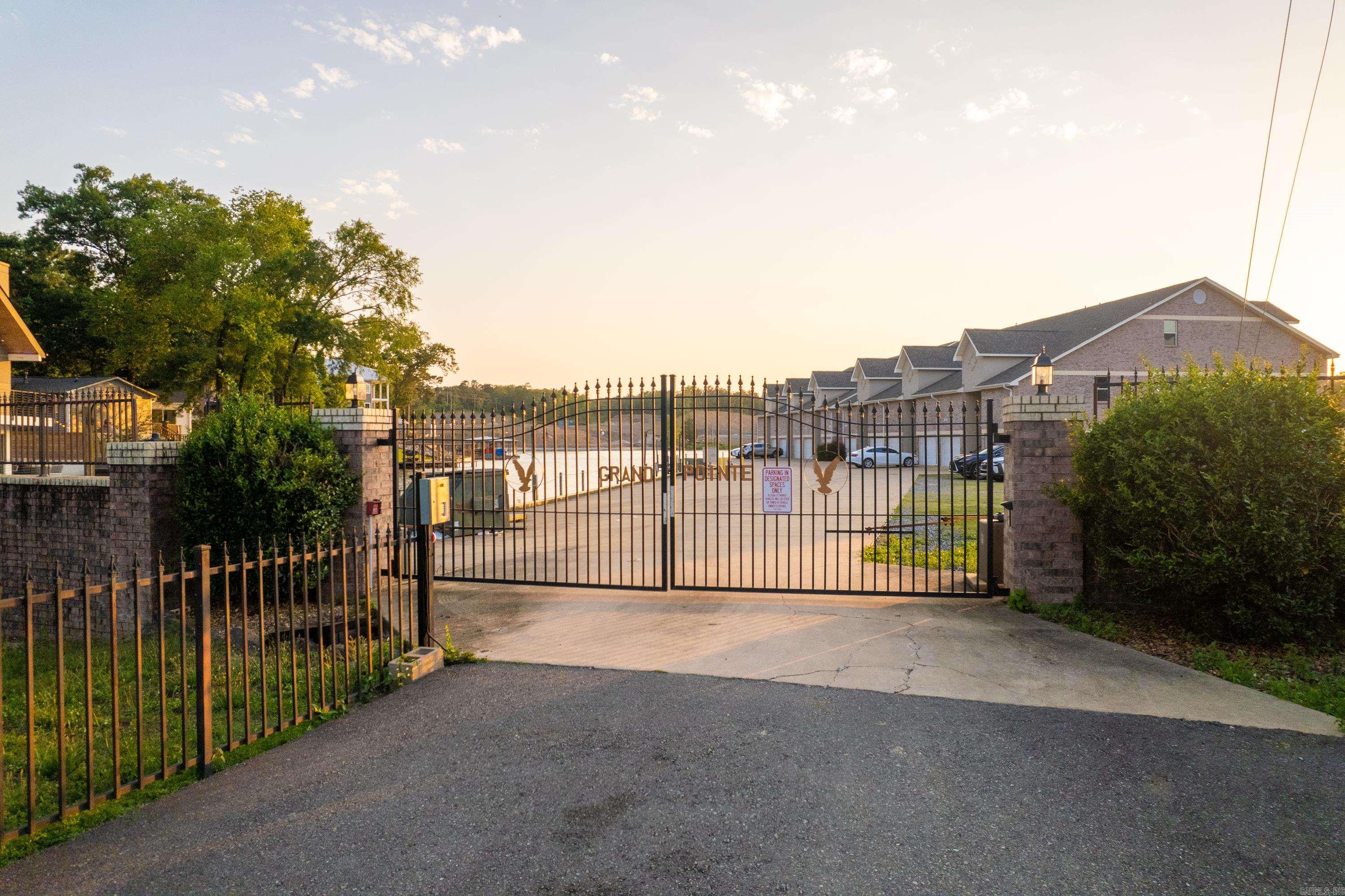 GRAND POINTE VIEW HPR - Residential