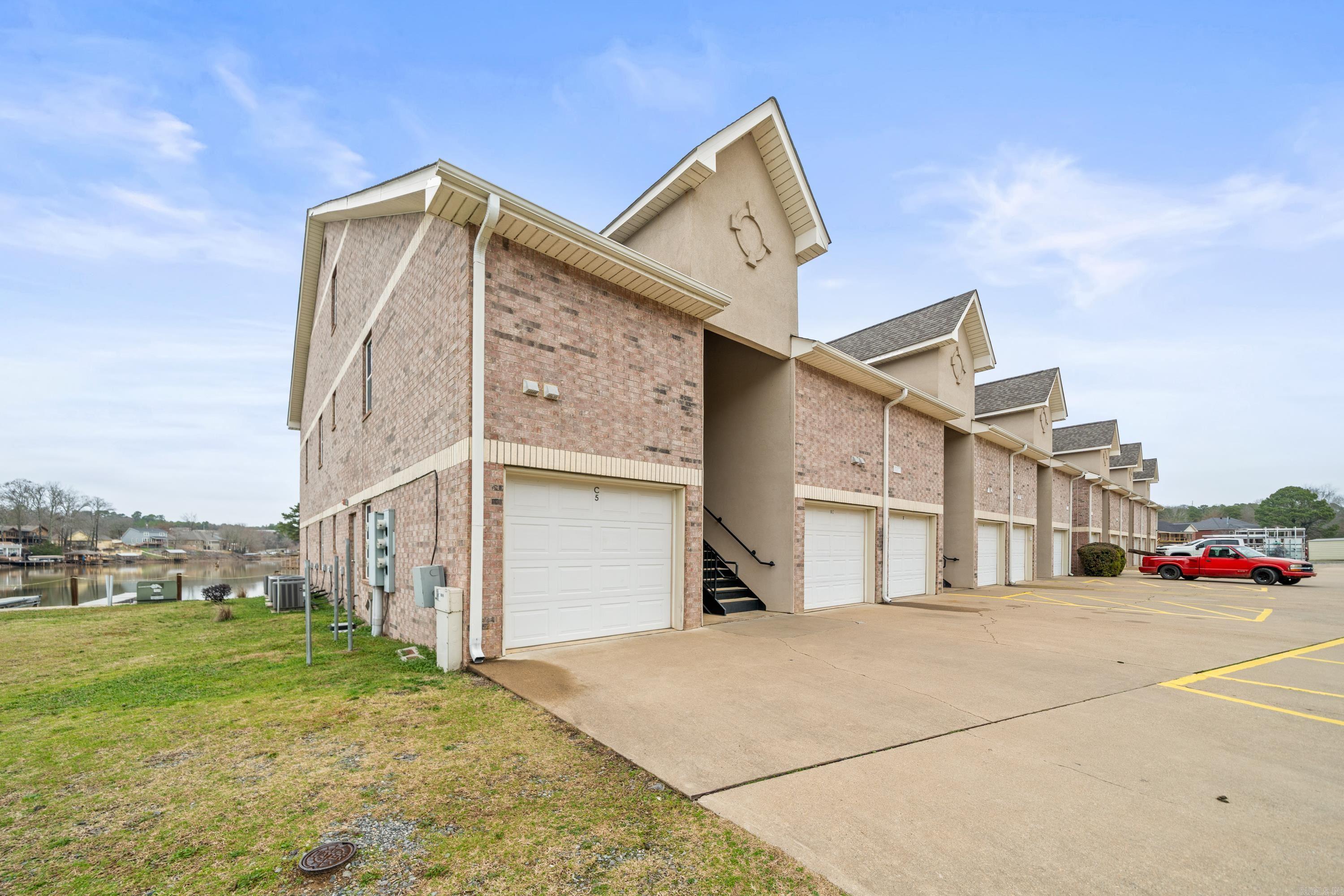 GRAND POINTE VIEW HPR - Residential