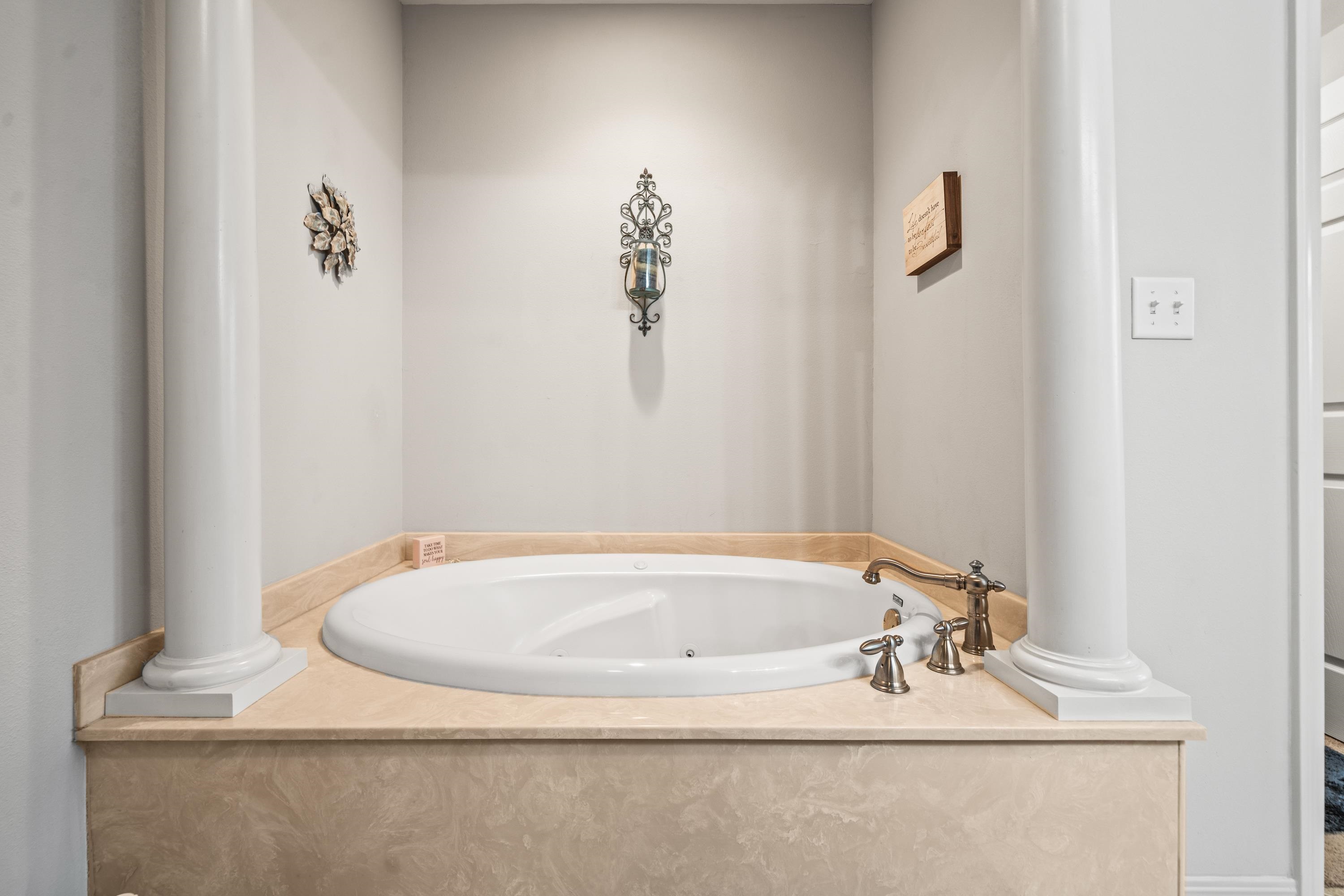GRAND POINTE VIEW HPR - Residential
