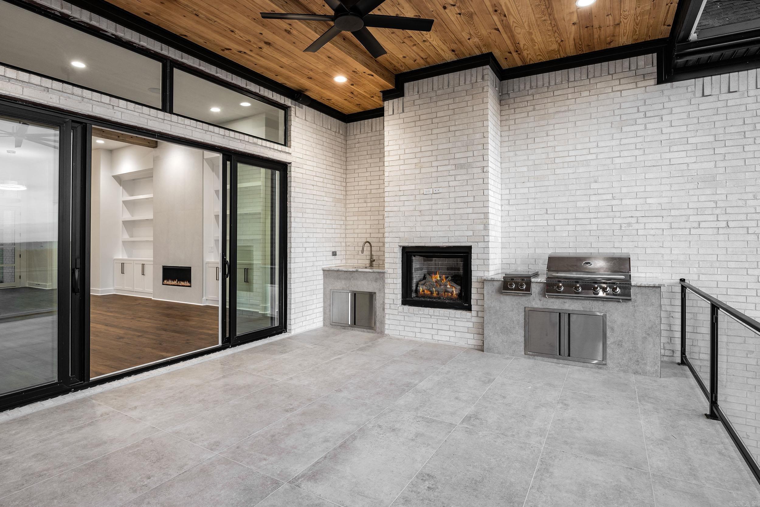 CHENAL VALLEY "FALSTONE COURT" - Residential