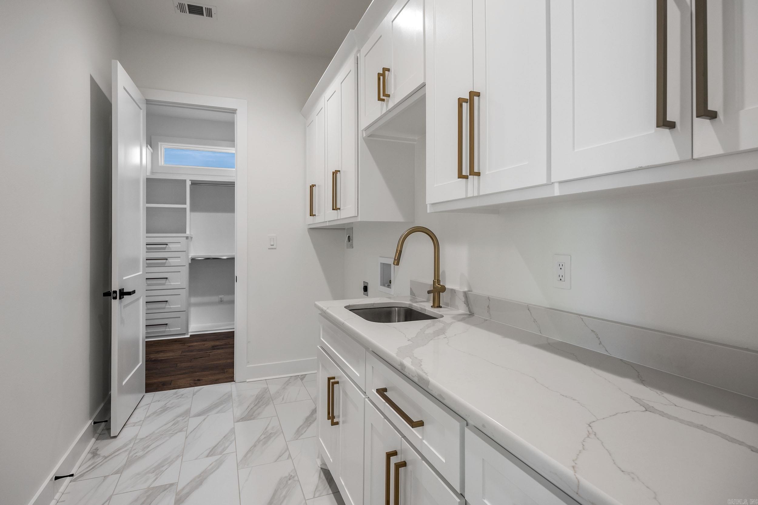 CHENAL VALLEY "FALSTONE COURT" - Residential