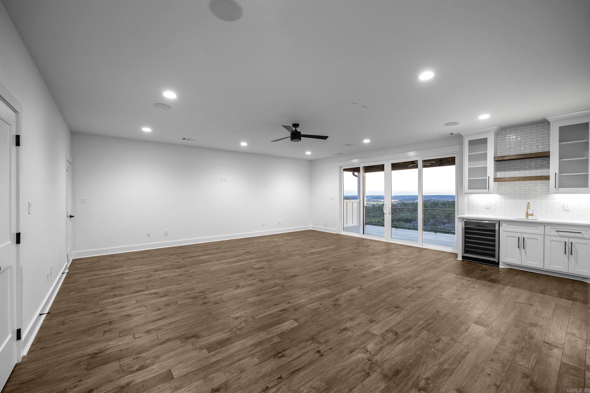 CHENAL VALLEY "FALSTONE COURT" - Residential