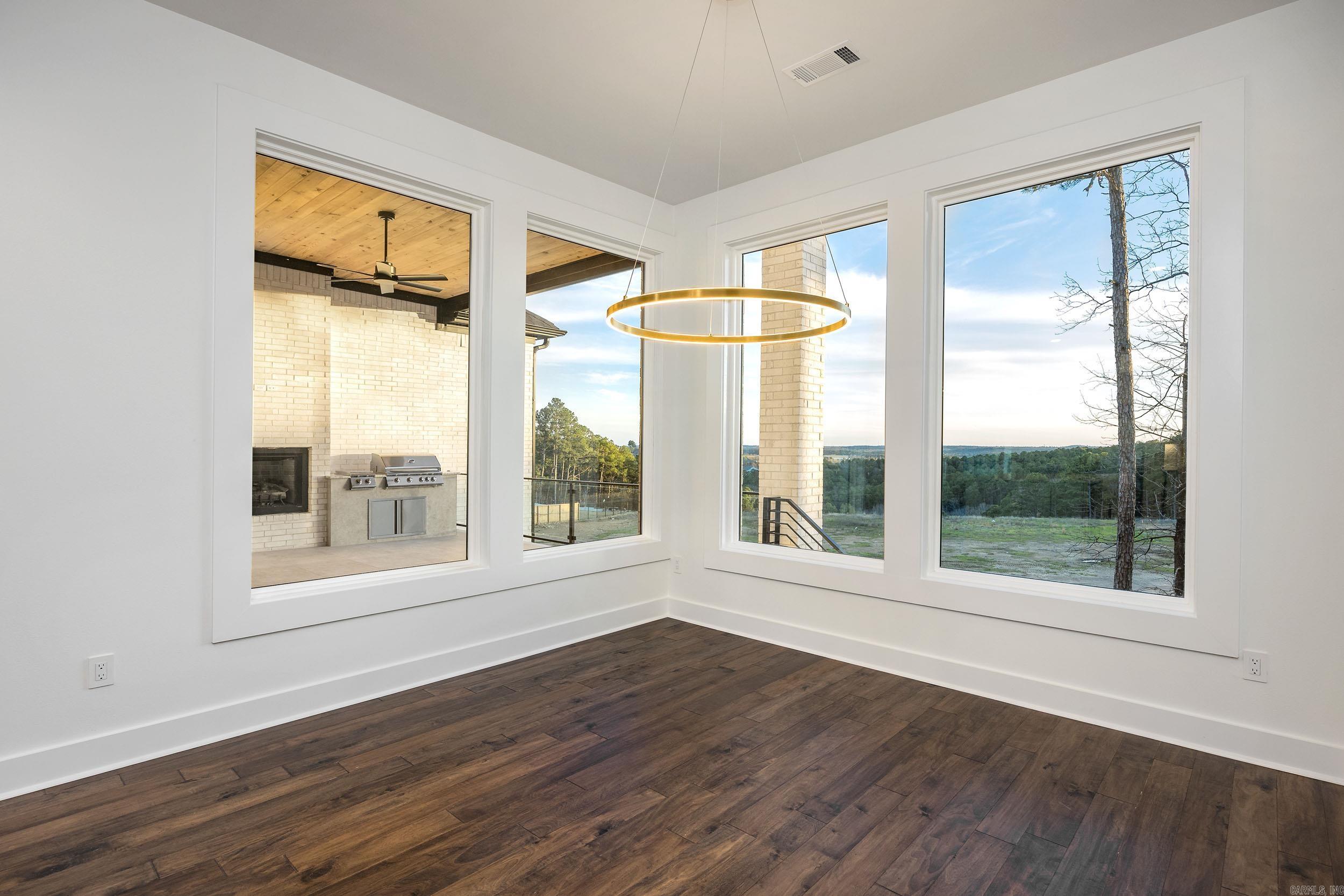 CHENAL VALLEY "FALSTONE COURT" - Residential