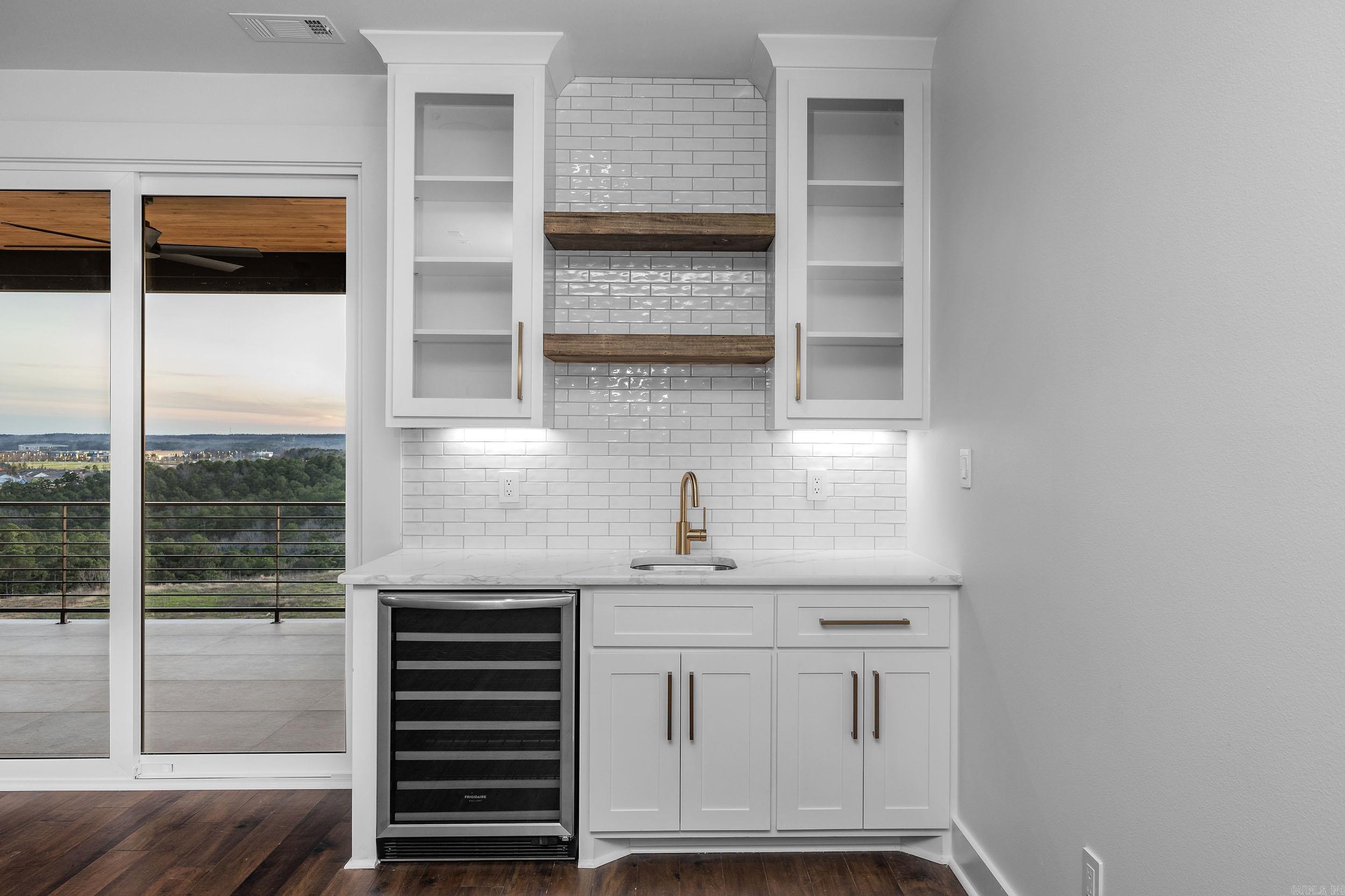 CHENAL VALLEY "FALSTONE COURT" - Residential