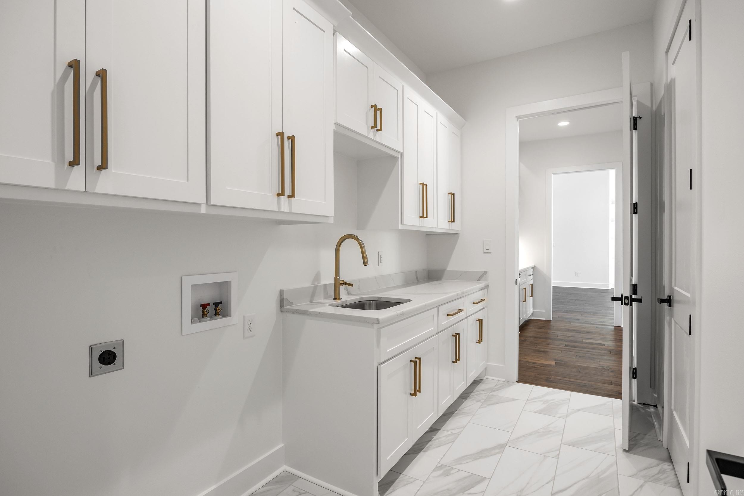 CHENAL VALLEY "FALSTONE COURT" - Residential