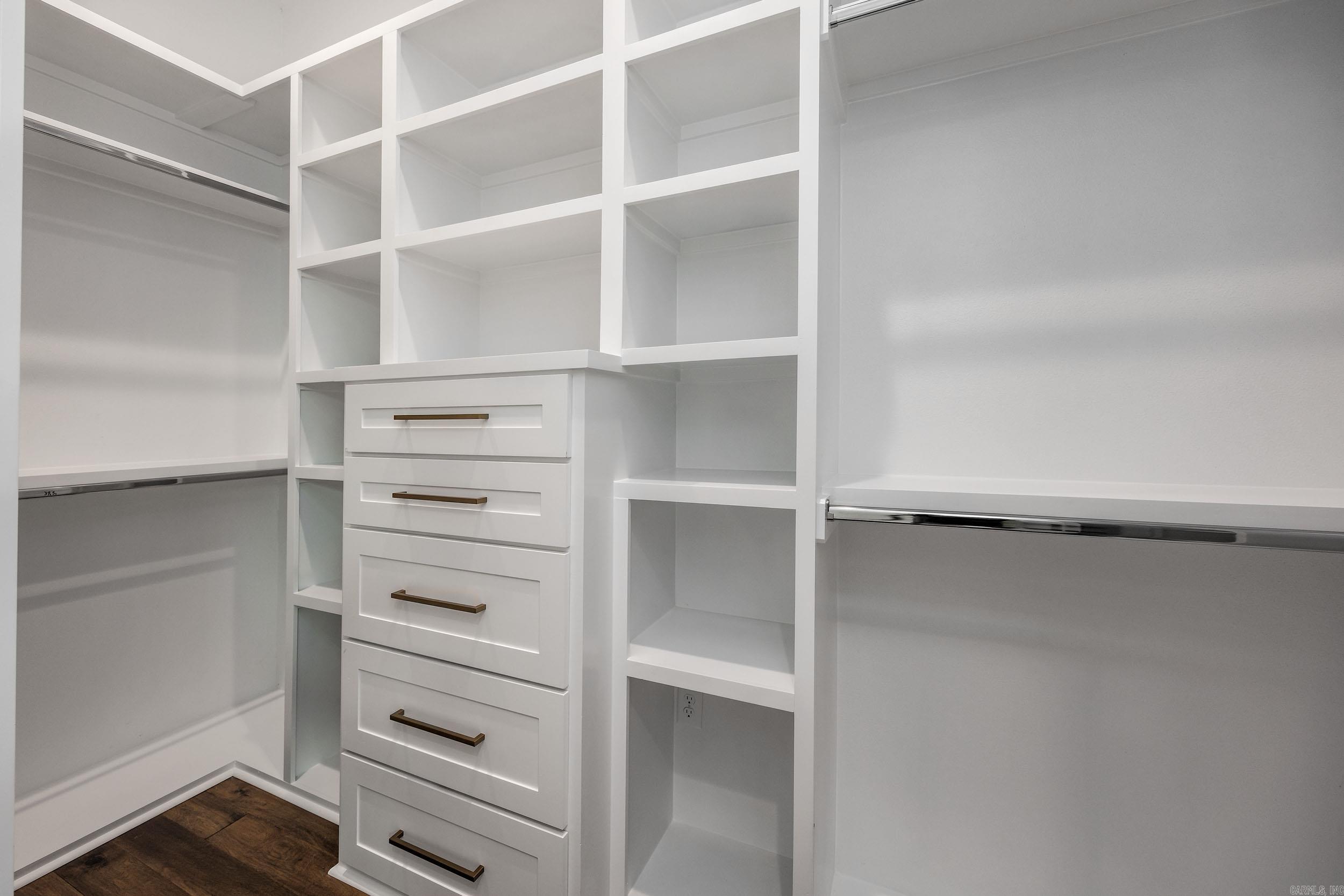 CHENAL VALLEY "FALSTONE COURT" - Residential