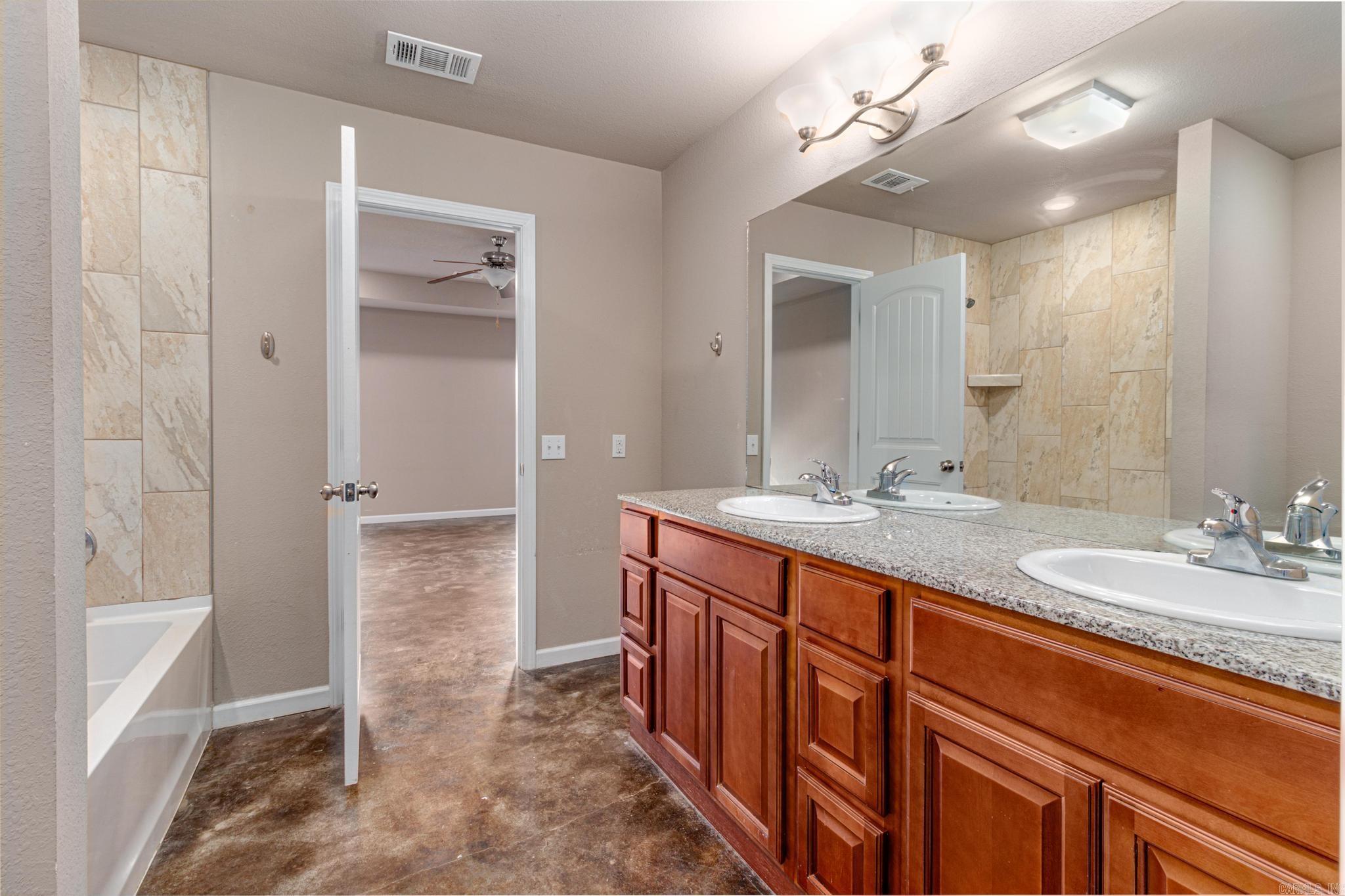 DONLEE RIDGE - Residential