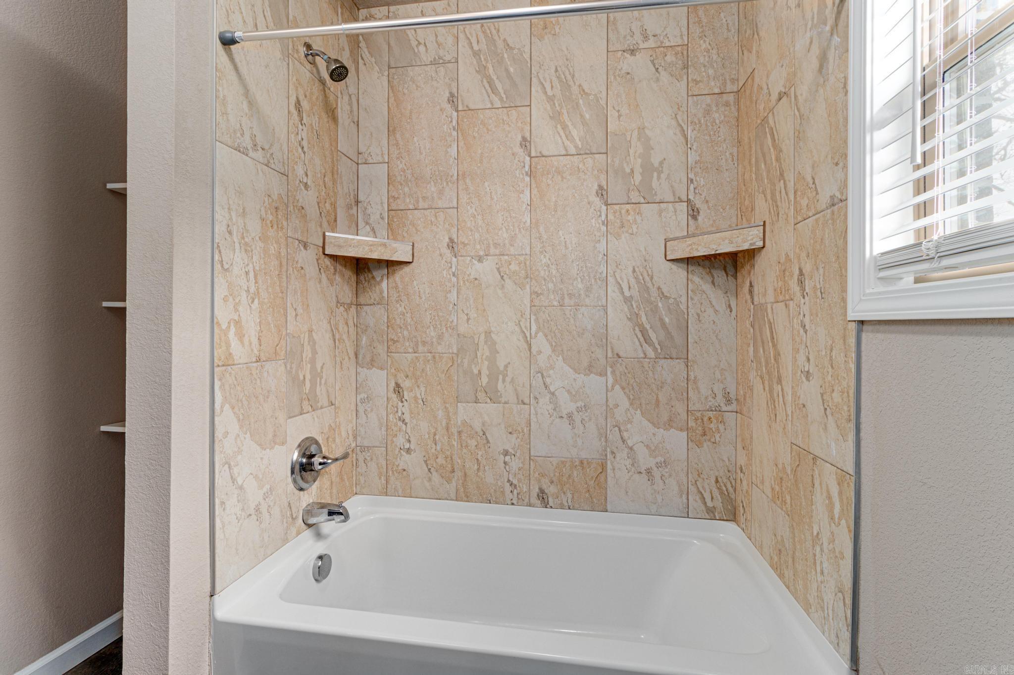 DONLEE RIDGE - Residential