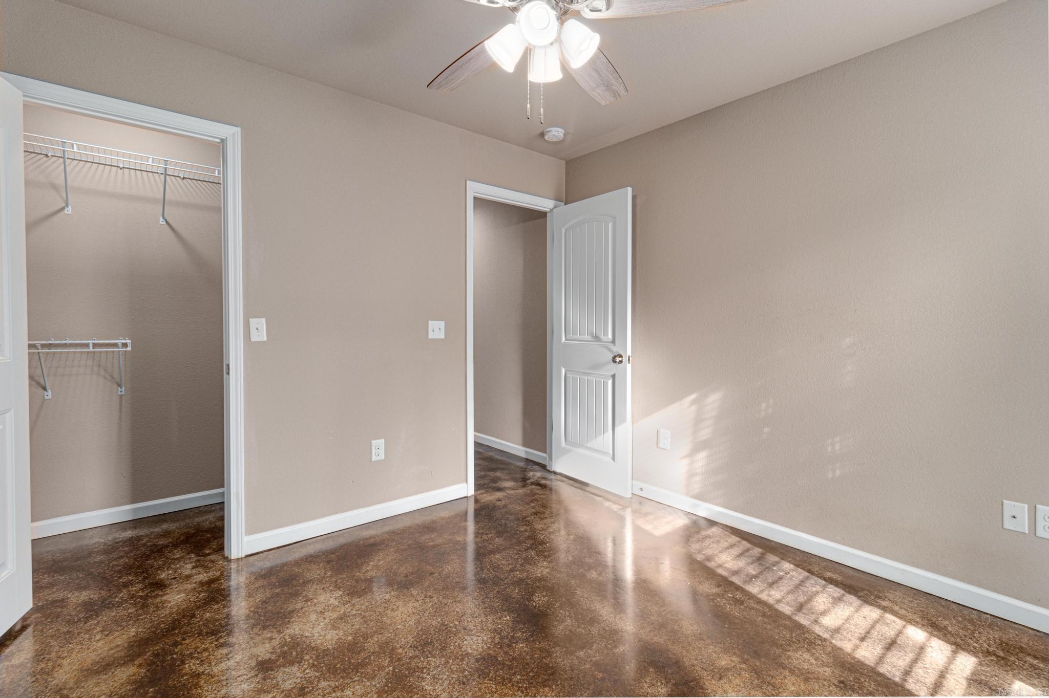 DONLEE RIDGE - Residential