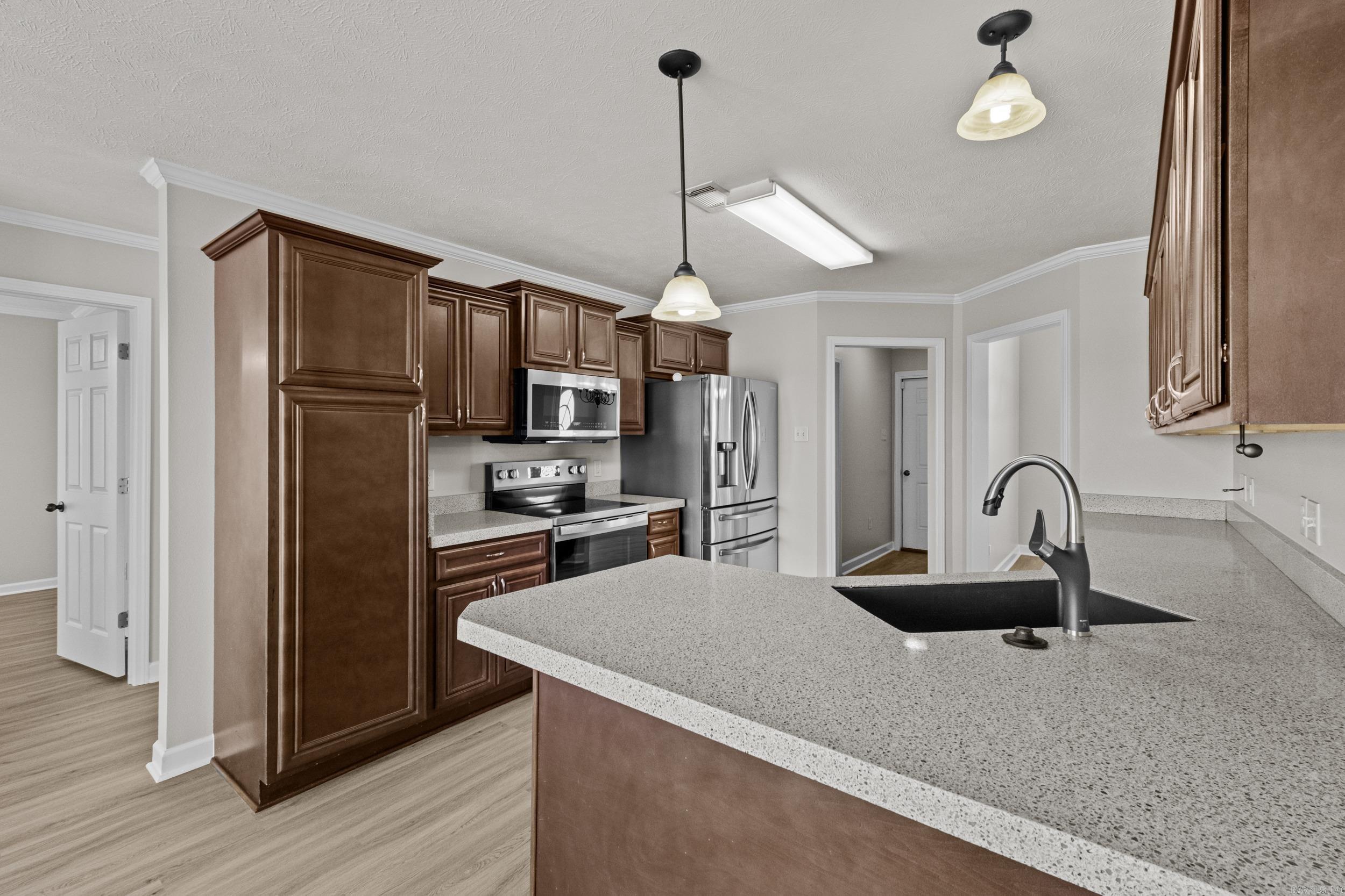 MAKENNA COVE - Residential