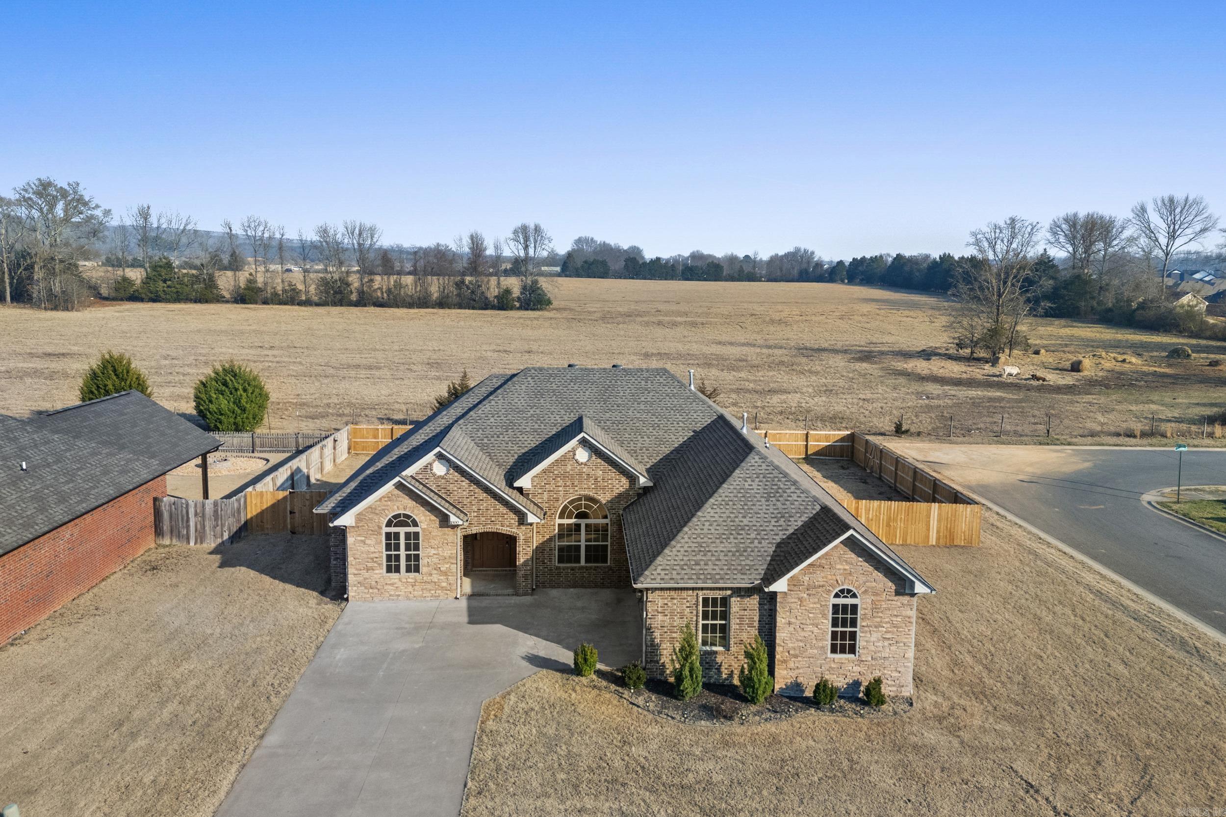 MAKENNA COVE - Residential