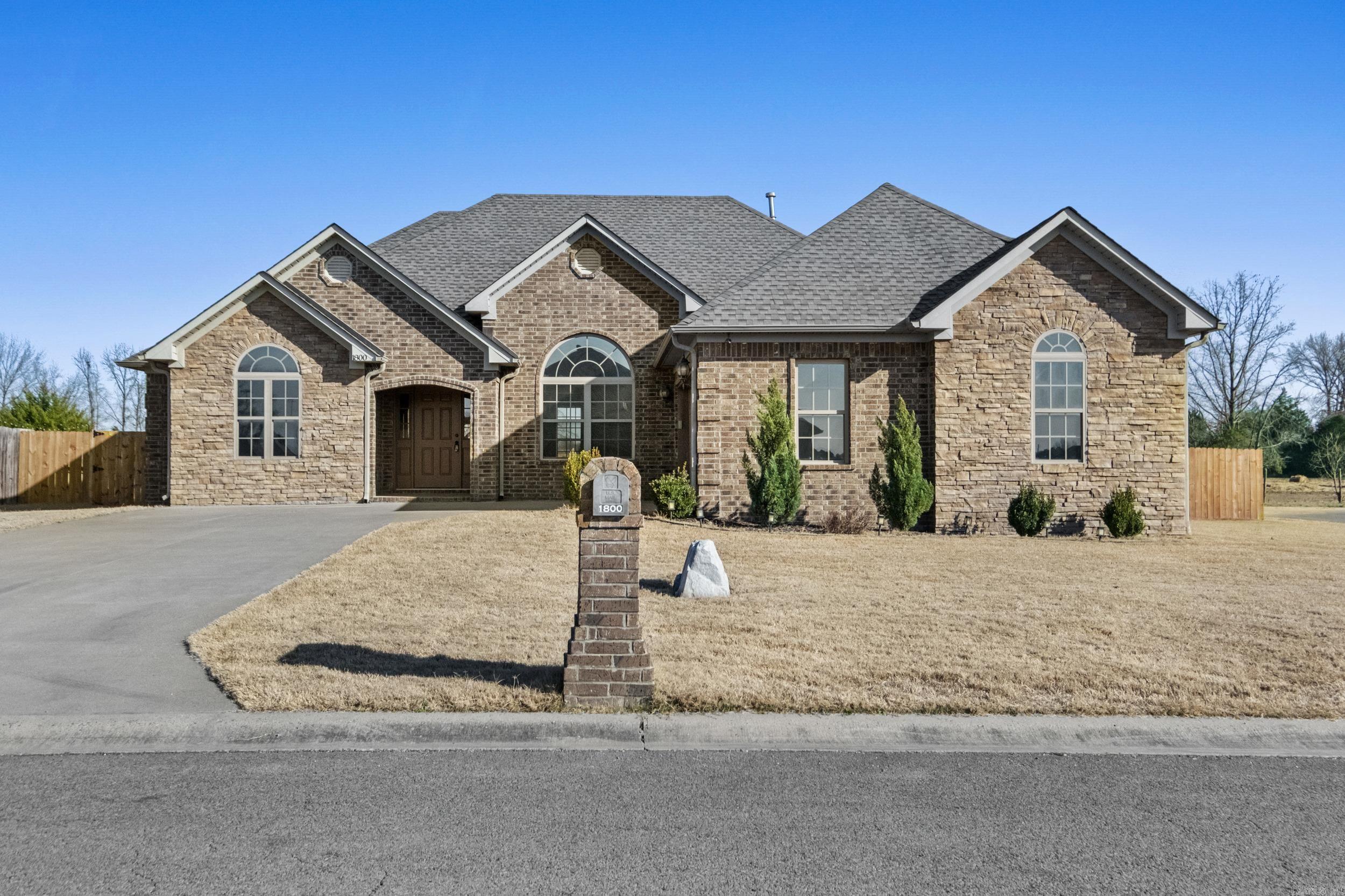 MAKENNA COVE - Residential