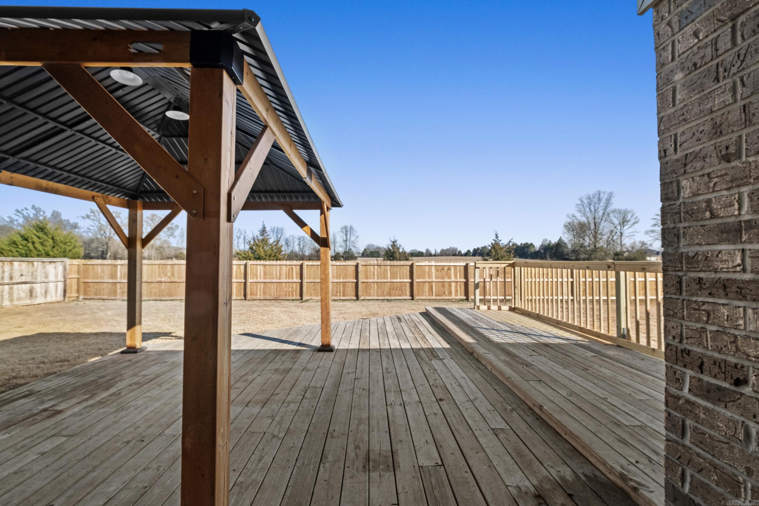 MAKENNA COVE - Residential