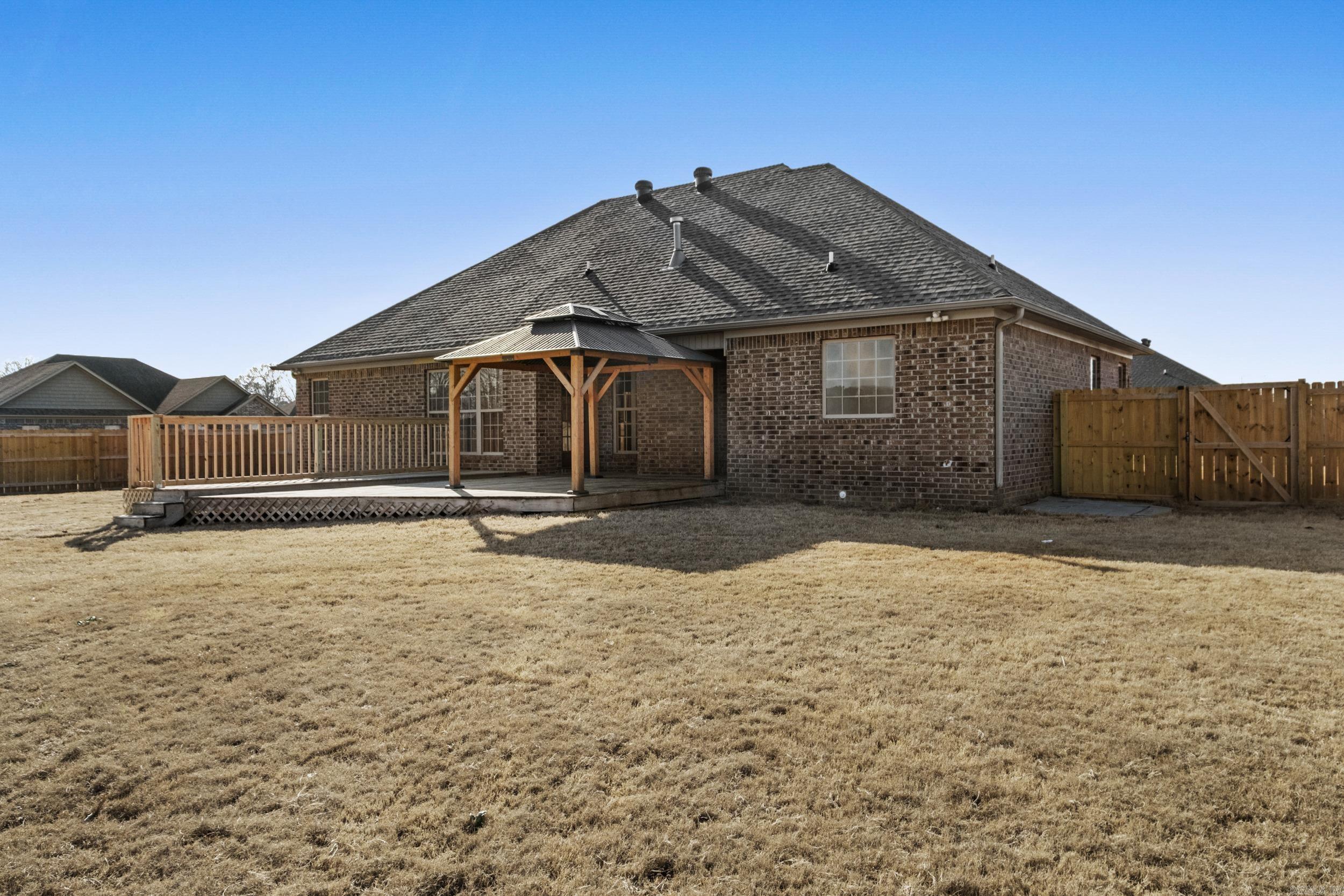 MAKENNA COVE - Residential