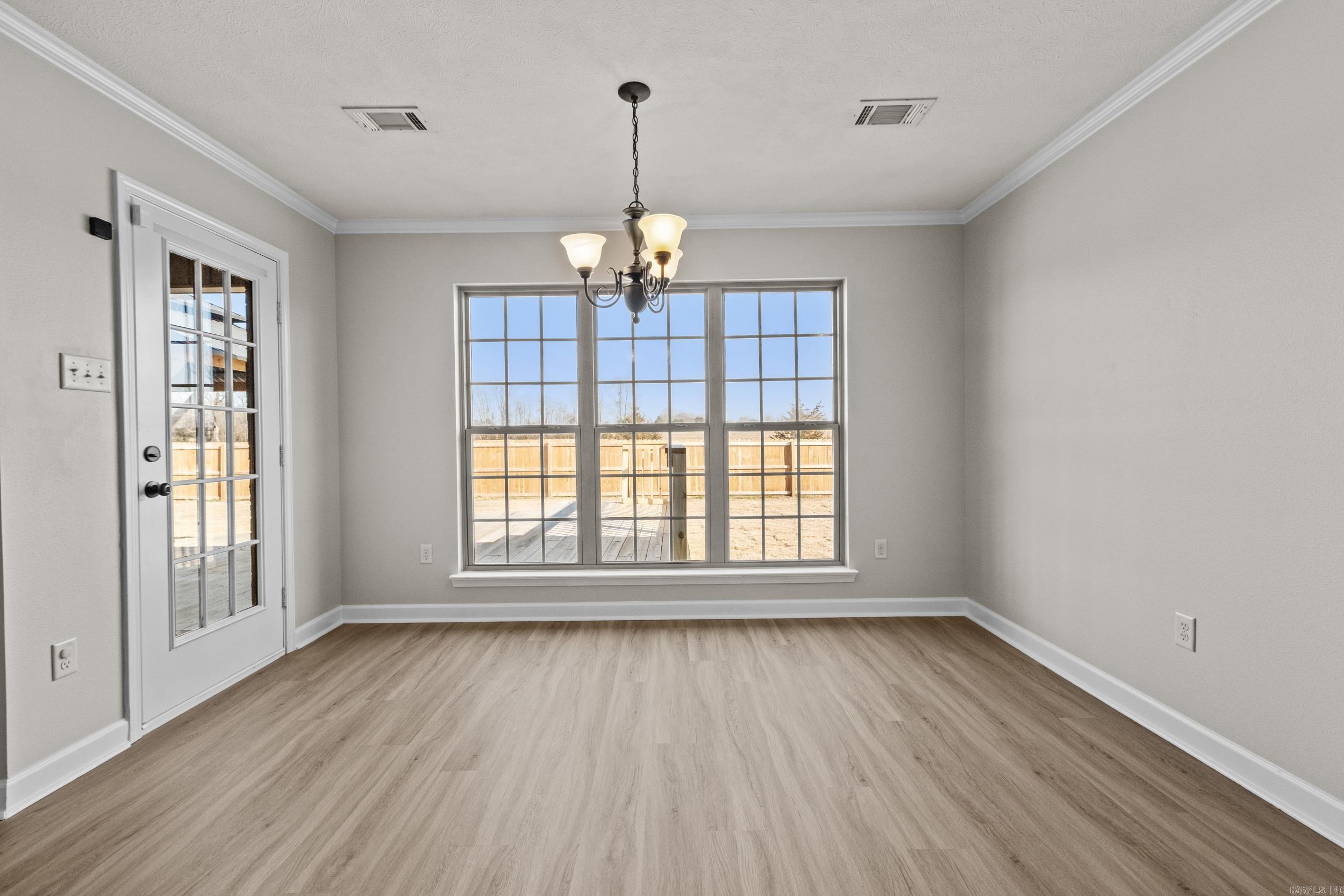 MAKENNA COVE - Residential