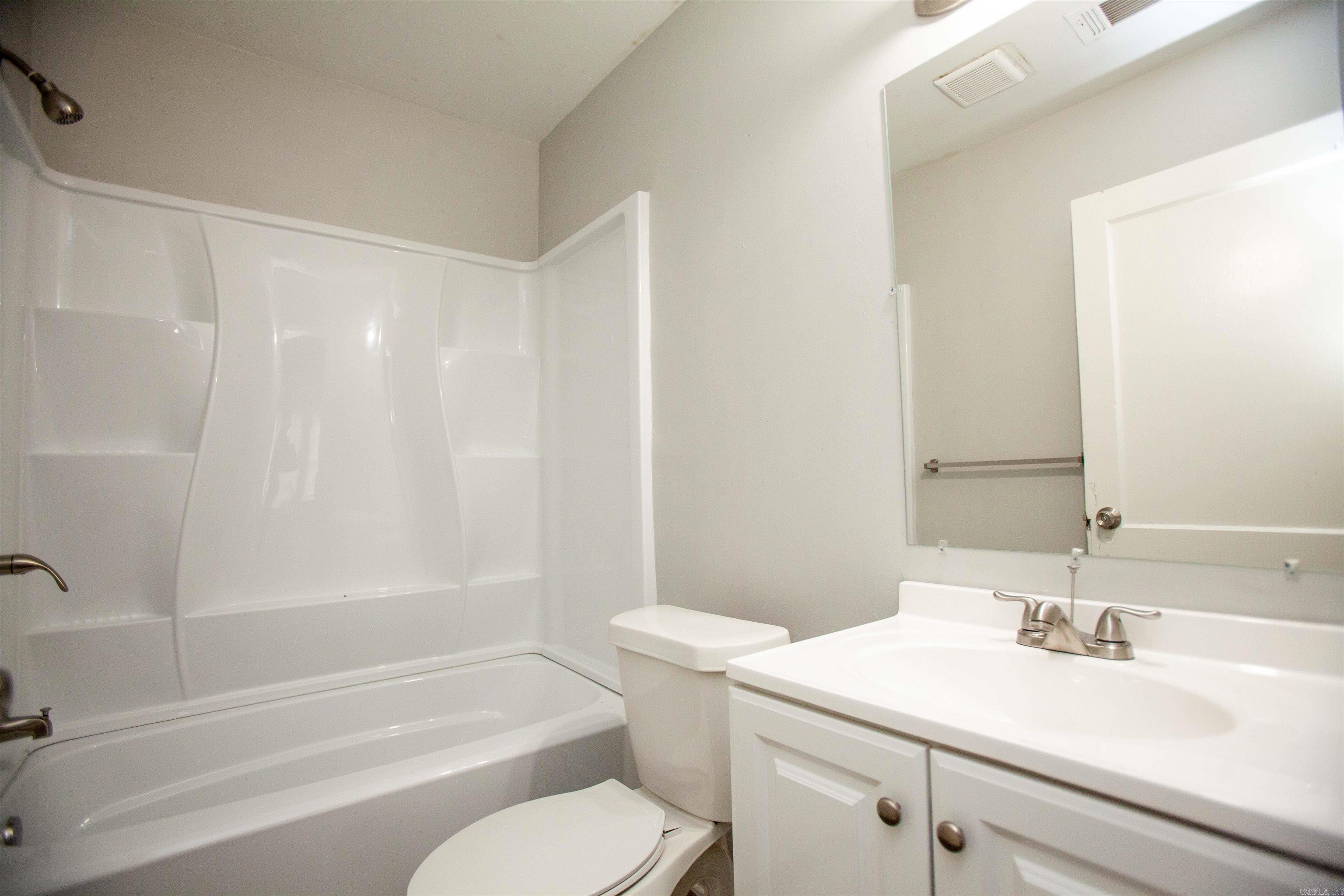 Missouri Pacific - Residential Lease