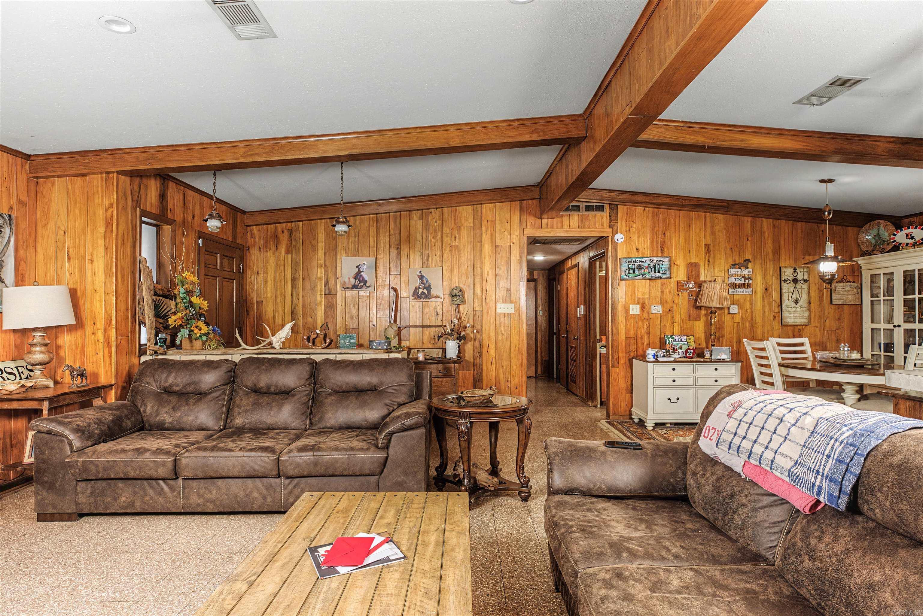 TOWN & COUNTRY ADD - Residential