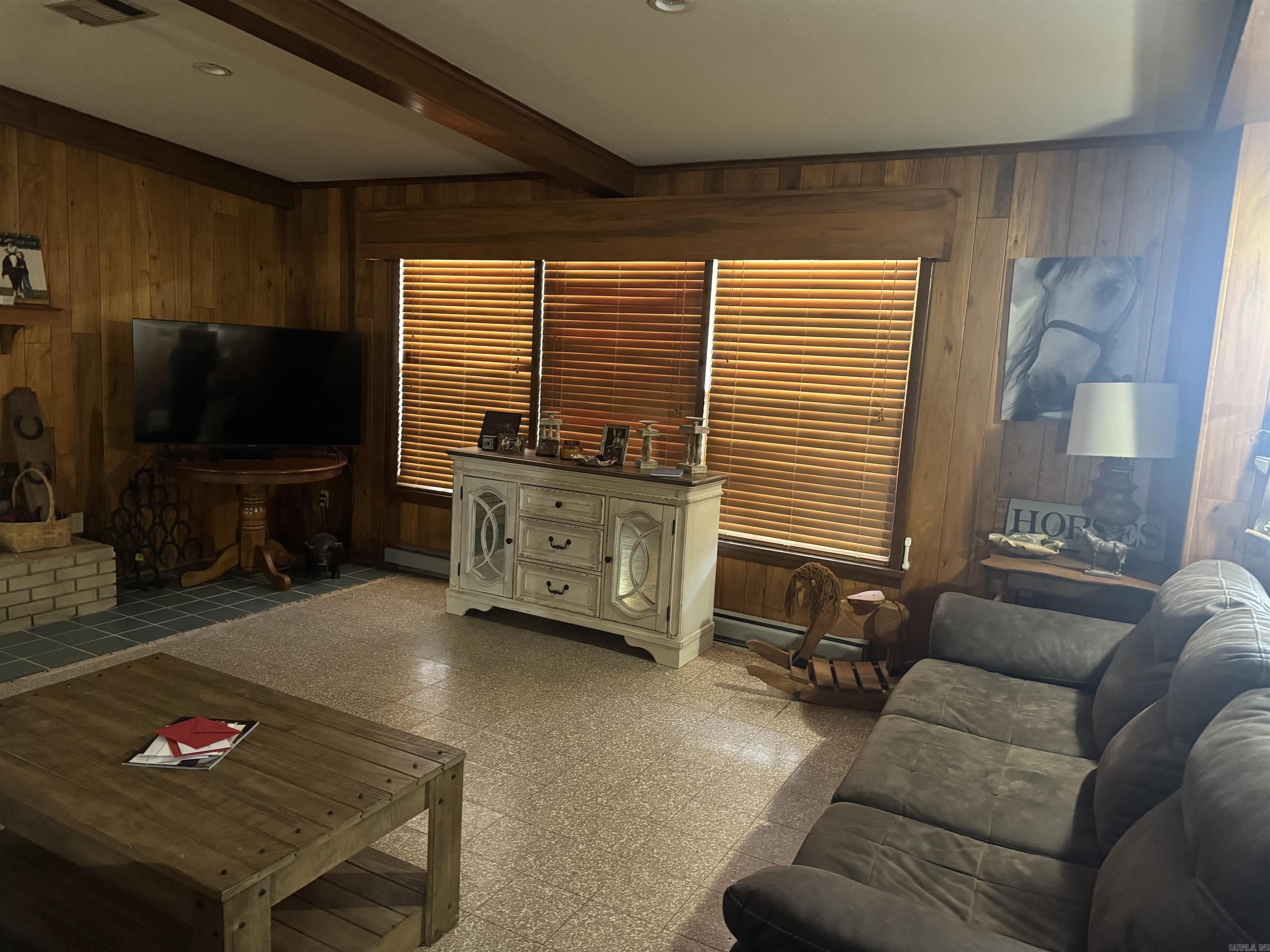 TOWN & COUNTRY ADD - Residential