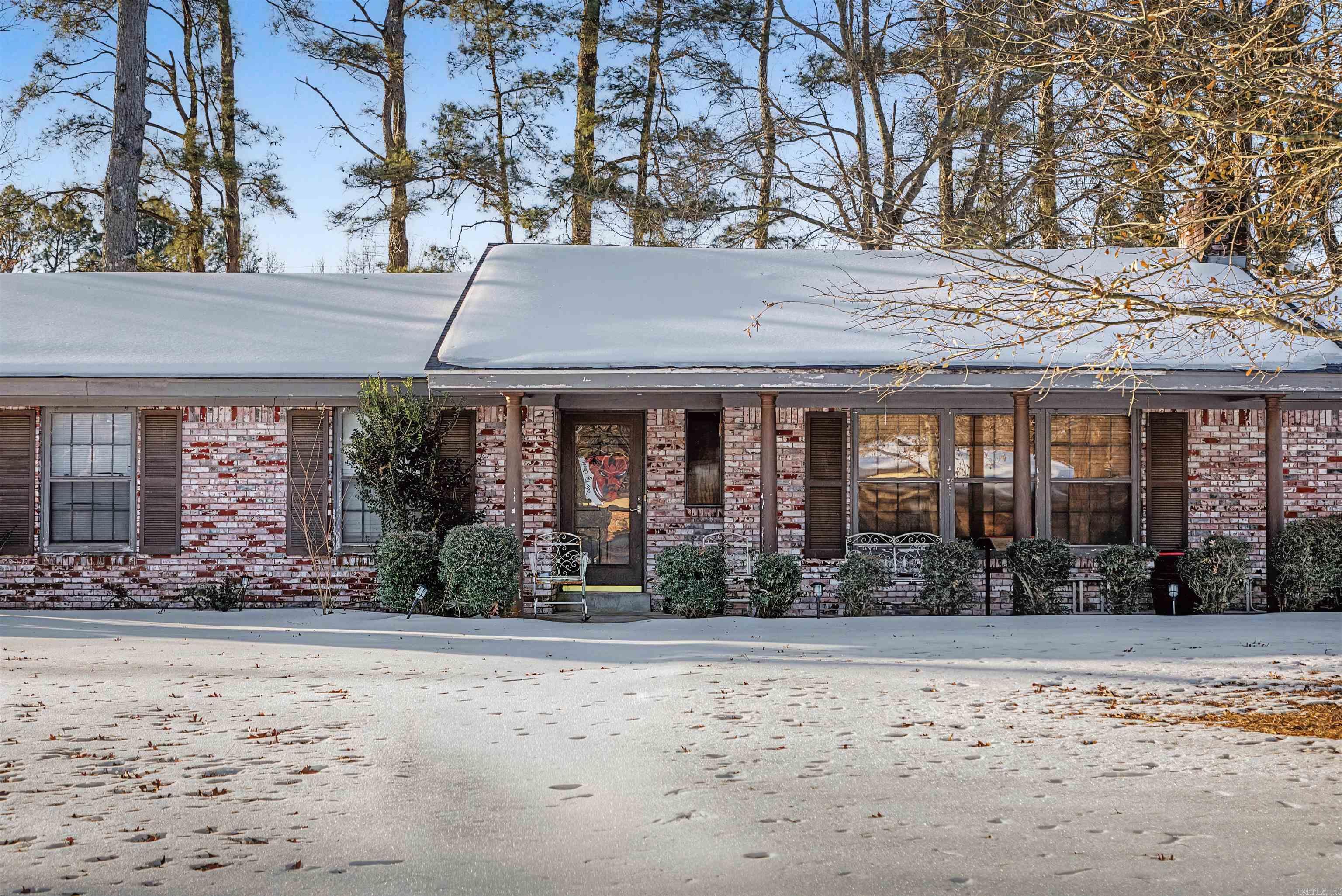 TOWN & COUNTRY ADD - Residential