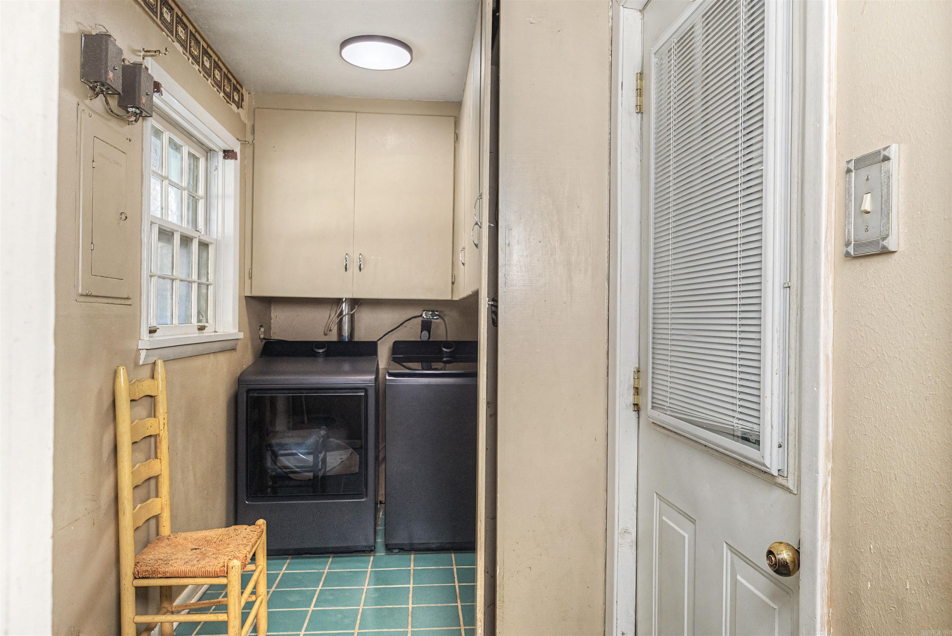 TOWN & COUNTRY ADD - Residential