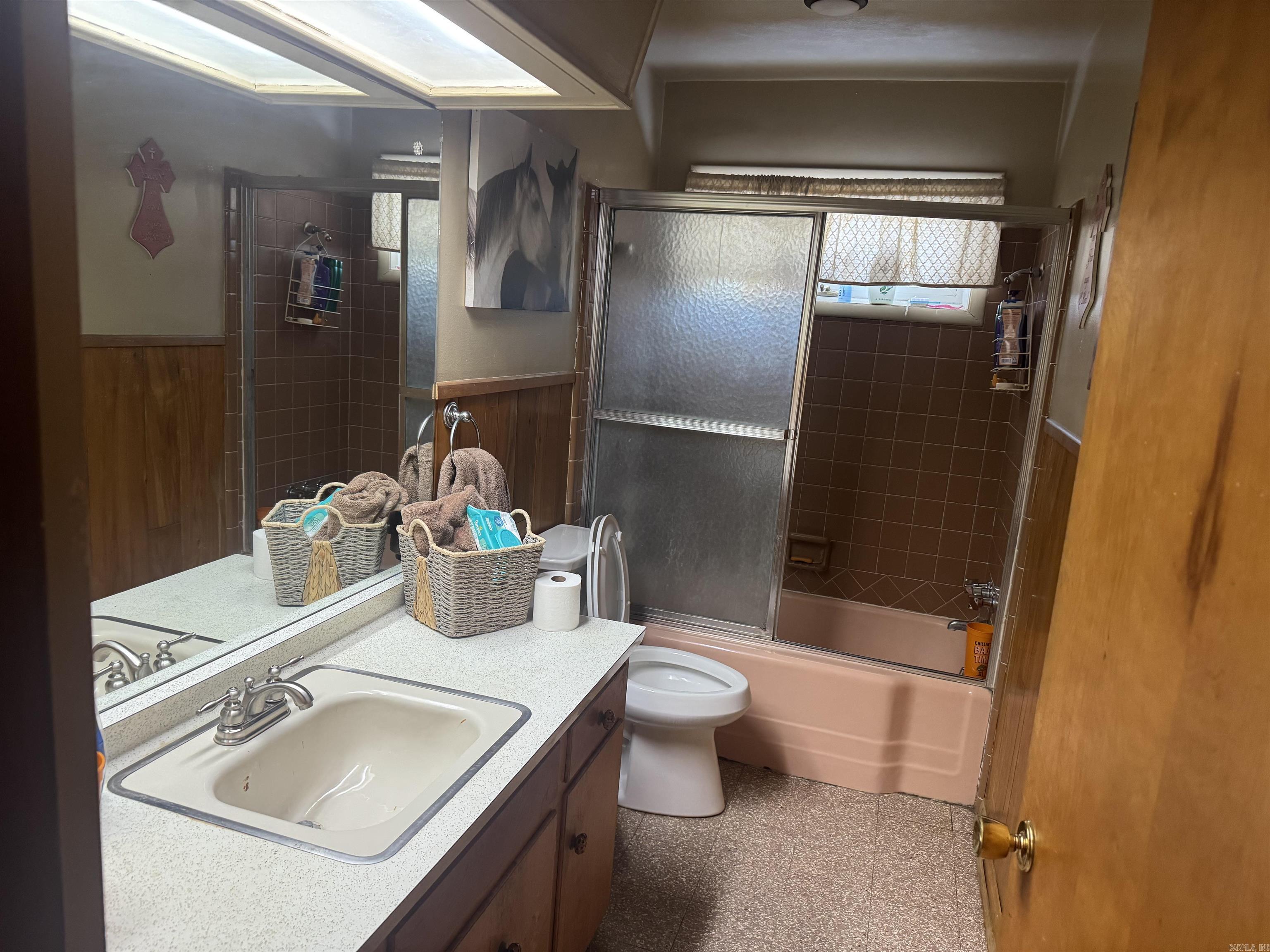 TOWN & COUNTRY ADD - Residential