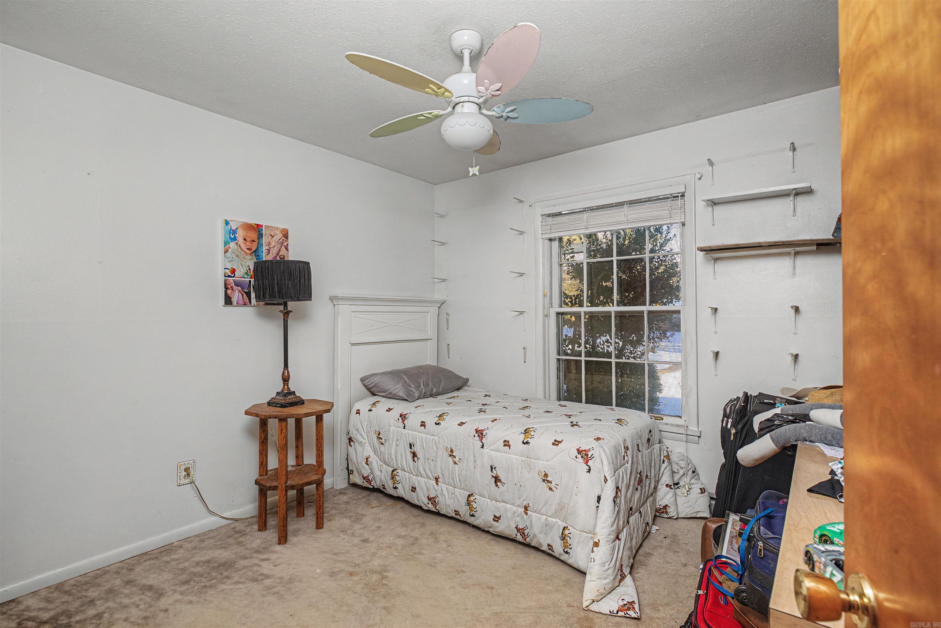 TOWN & COUNTRY ADD - Residential