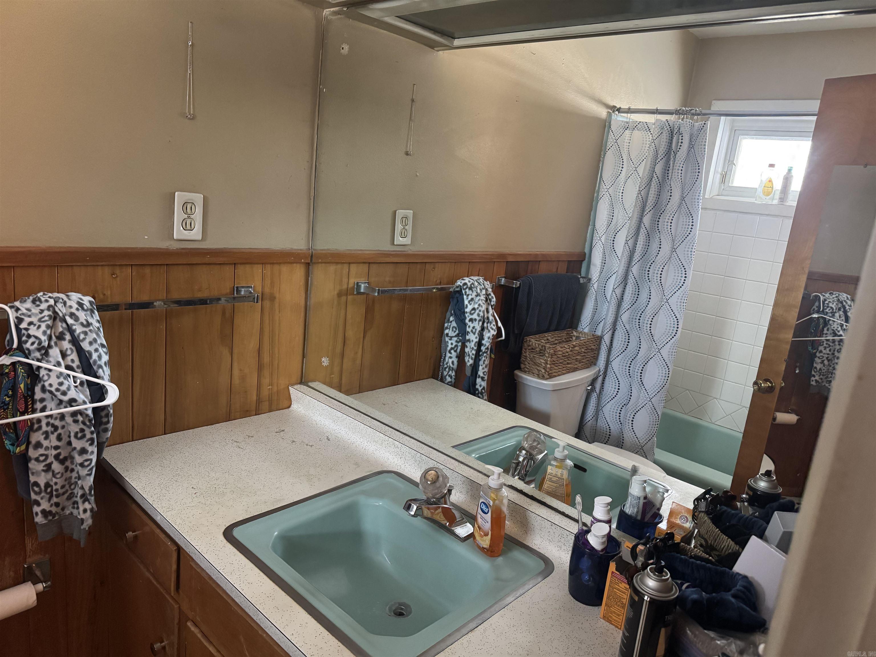 TOWN & COUNTRY ADD - Residential