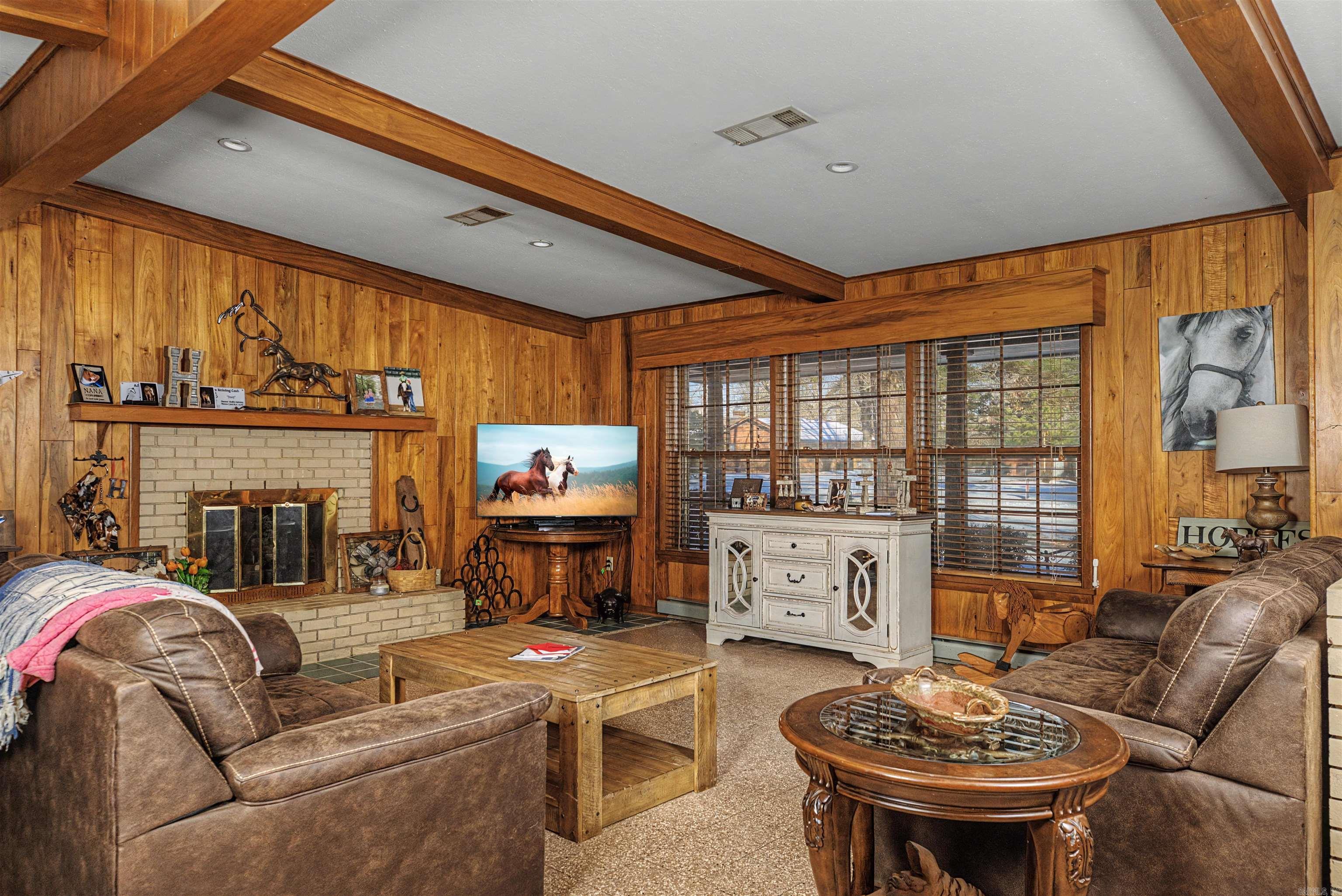 TOWN & COUNTRY ADD - Residential