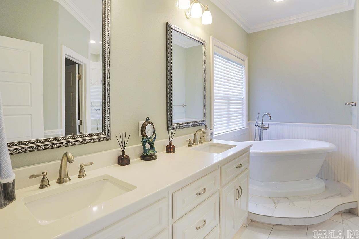 BELLA ROSA - Residential