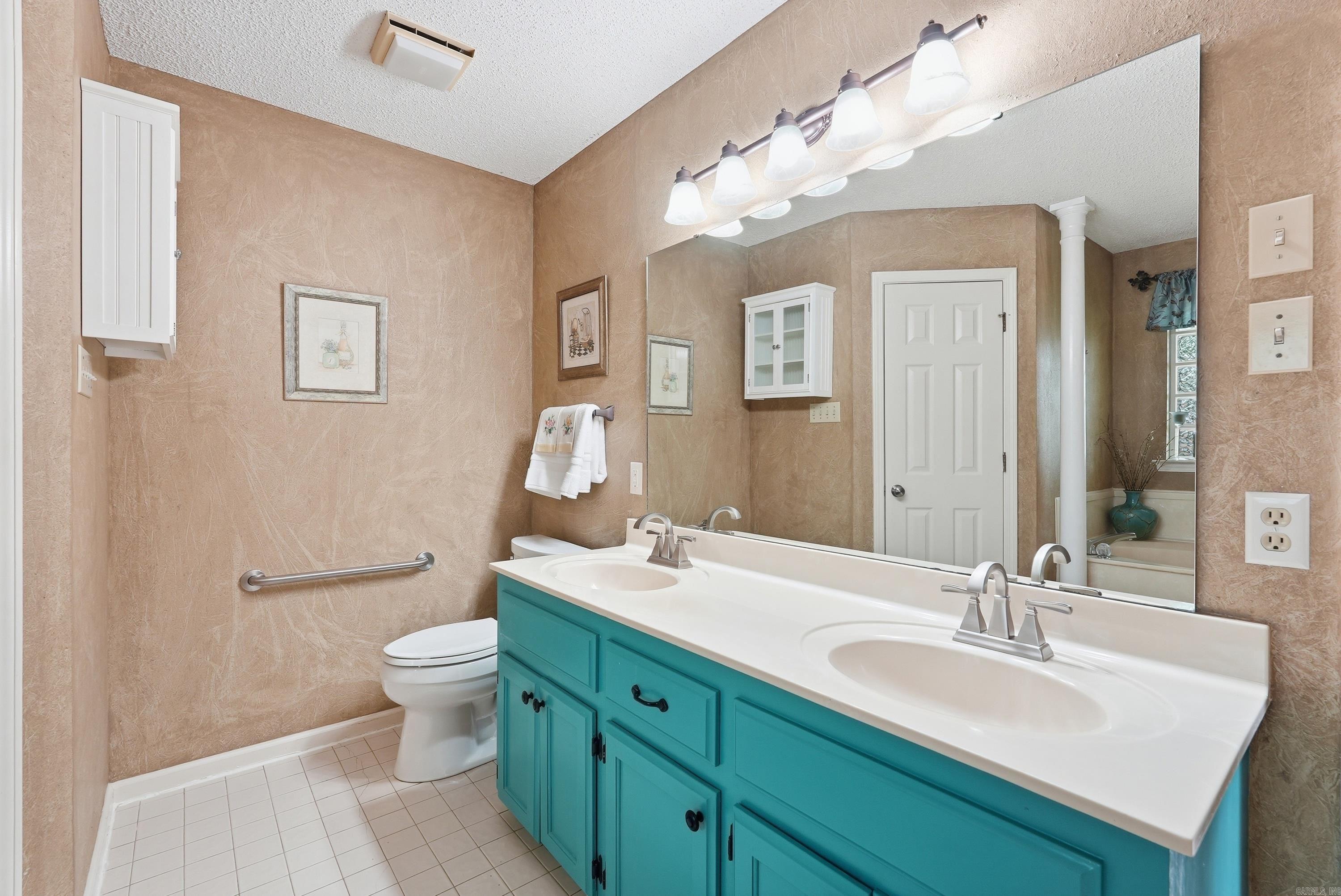 WHITNEY WOODS - Residential