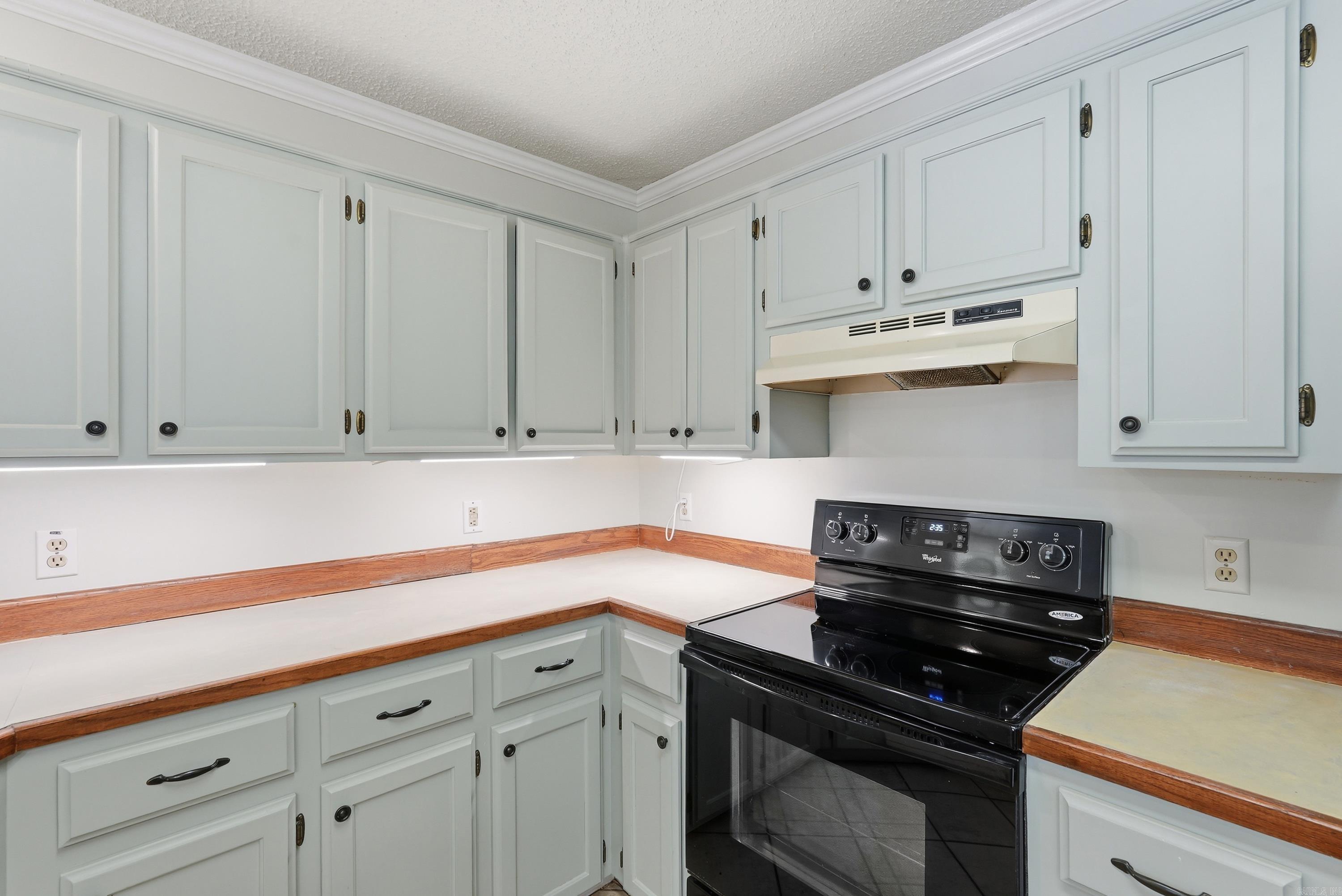 WHITNEY WOODS - Residential